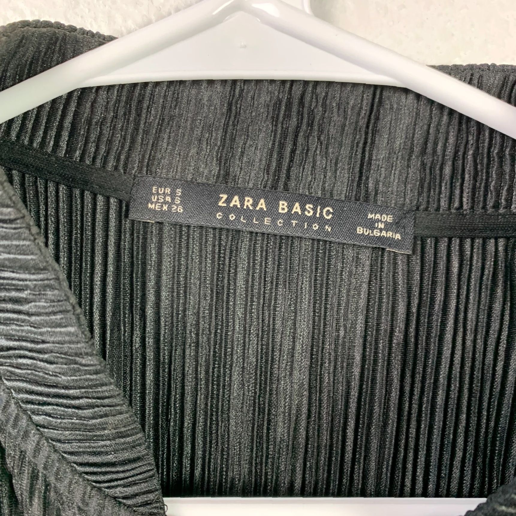 Zara Zara Basic Crinkle Slick Ribbed Hollywood Glam Black Zip Jacket Small Jacket Womens Size S / US 4 / IT 40 - 4 Thumbnail