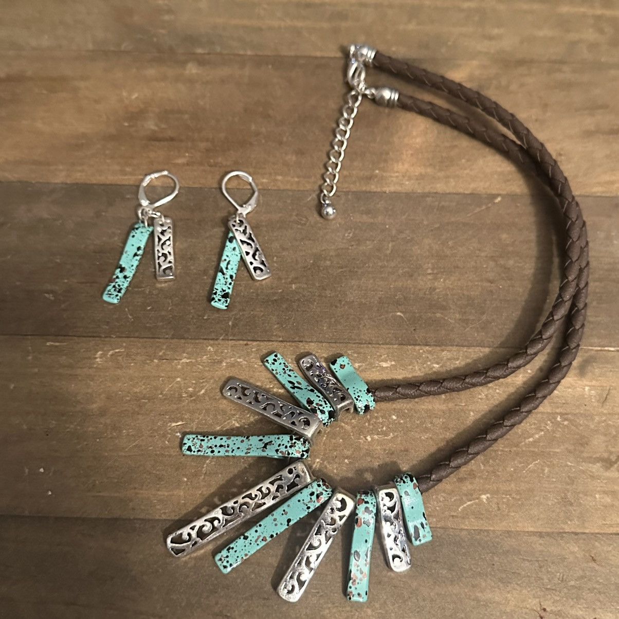 Other Turquoise and silver leather cord bib necklace & earrings Size ONE SIZE - 2 Thumbnail