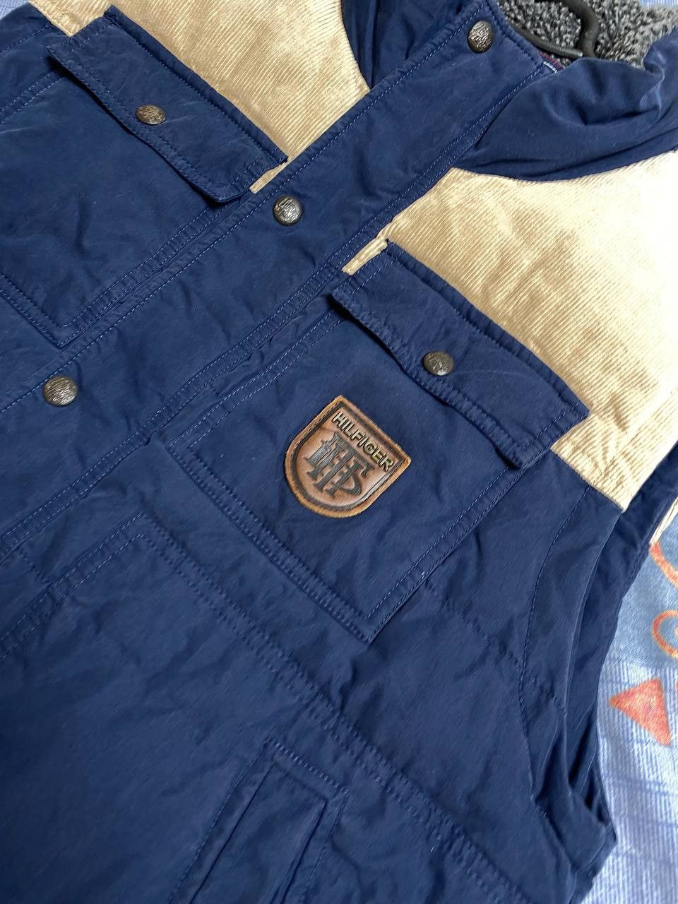 Tommy Hilfiger Vintage 90s Tommy Hilfiger Vest Size US L / EU 52-54 / 3 - 6 Thumbnail