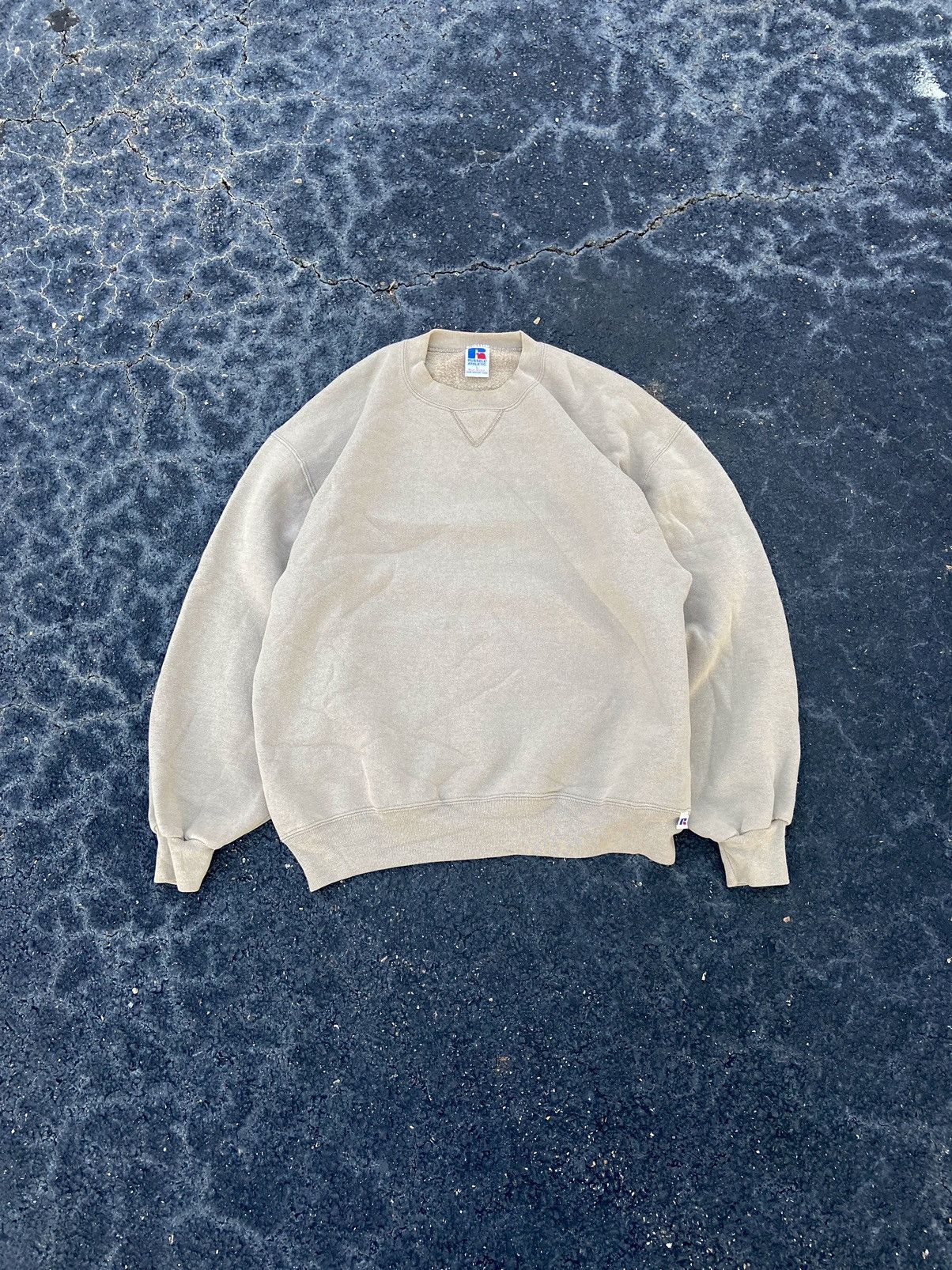 Russell Athletic Rare Vintage Beautiful Boxy Thick Russell Sweatshirt USA Size US L / EU 52-54 / 3 - 1 Thumbnail