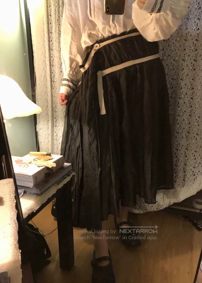 Yohji Yamamoto Yohji Yamamoto size 1 White hemmed linen pleated skirt Size 24" / US 00 / IT 34 - 1 Thumbnail