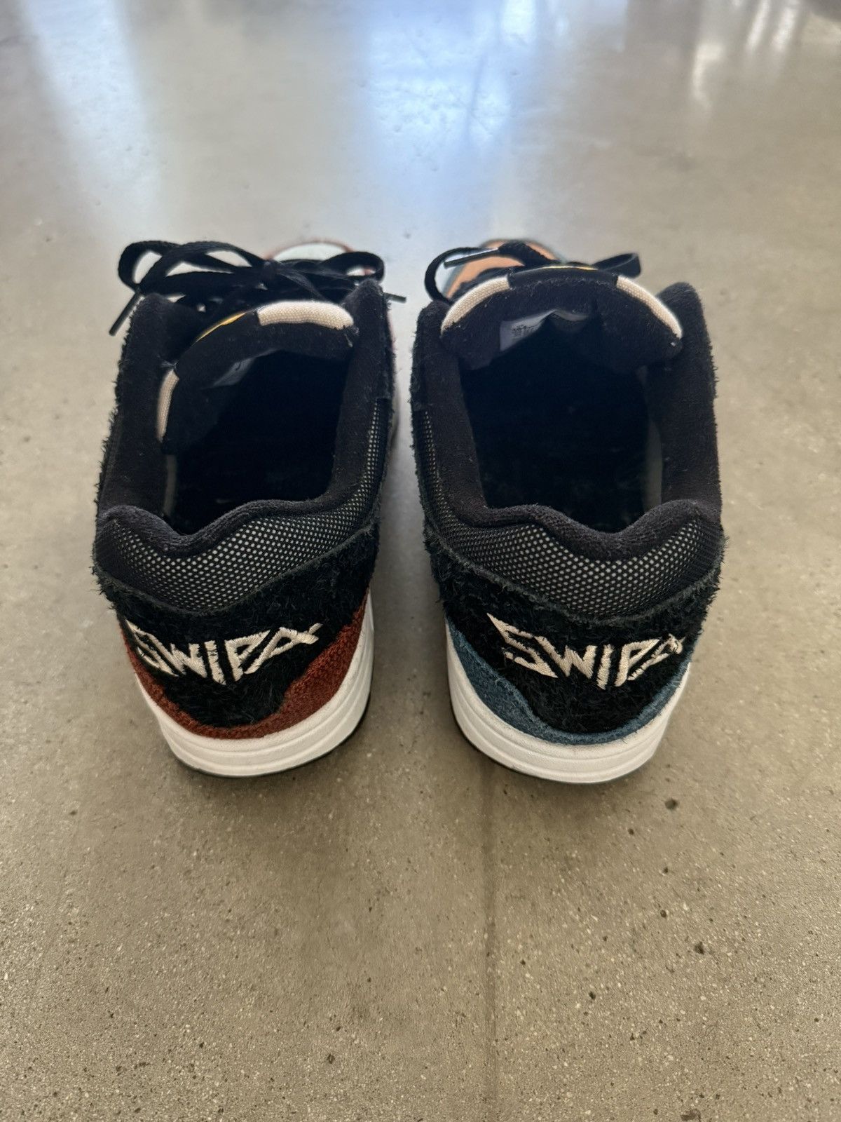 Nike Nike Air Max 1 Swipa Size US 10.5 / EU 43-44 - 4 Thumbnail