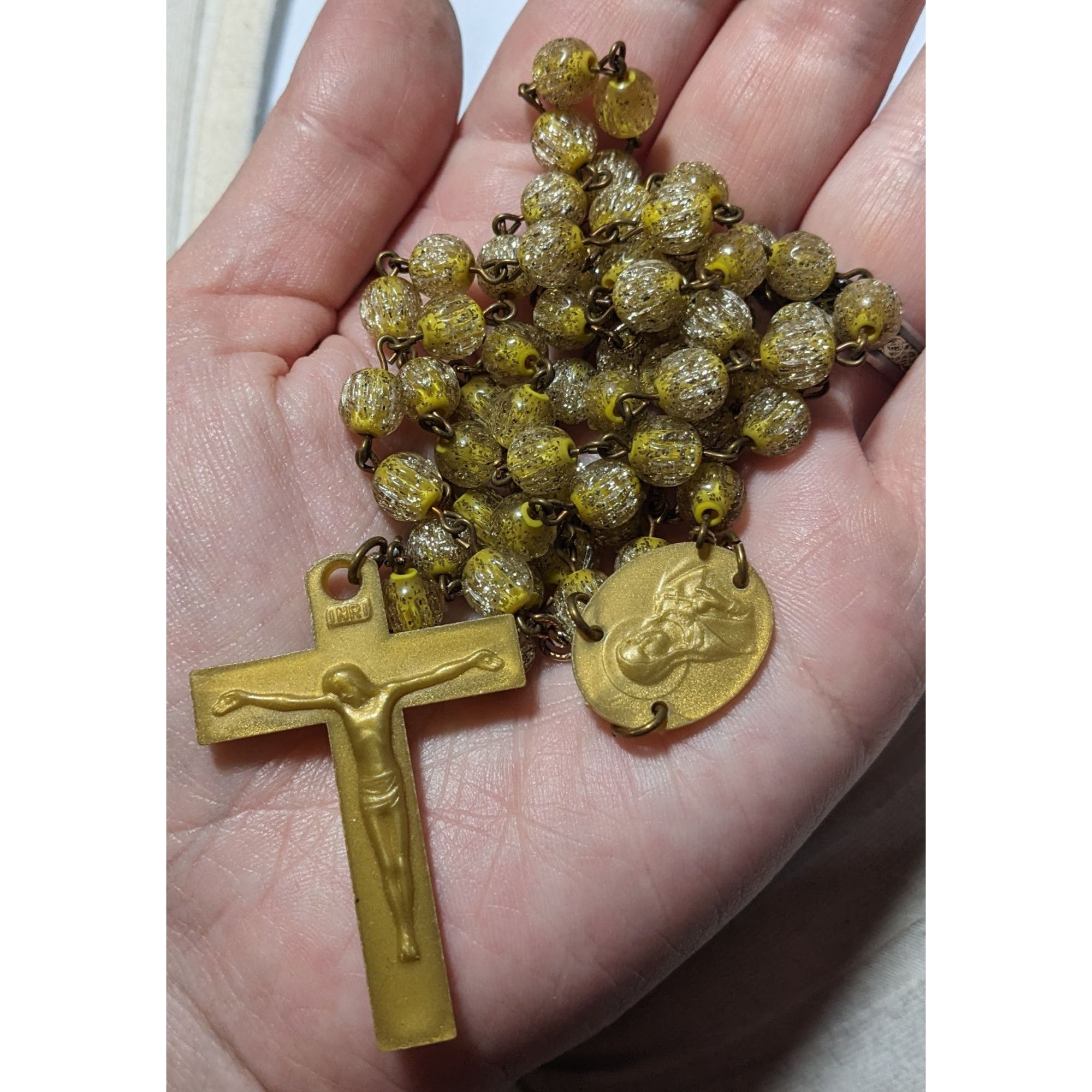 Other Gold Tone Yellow Glitter Beaded Rosary Necklace Size ONE SIZE - 4 Thumbnail