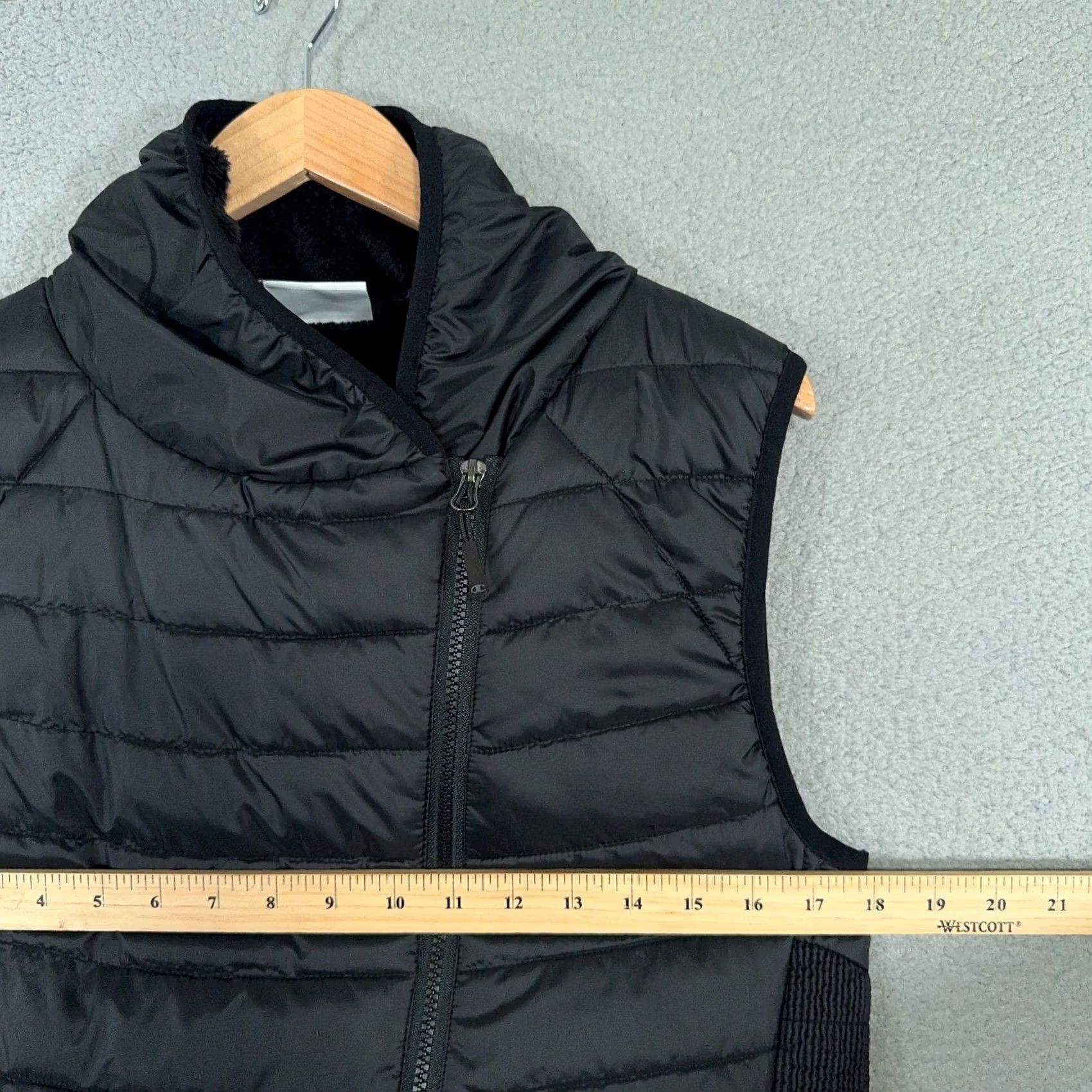 Champion Champion Puffer Vest Women M Black Full Zip Lined Polyester Pocketed Quilted Slim Regular Vest Size M / US 6-8 / IT 42-44 - 6 Thumbnail
