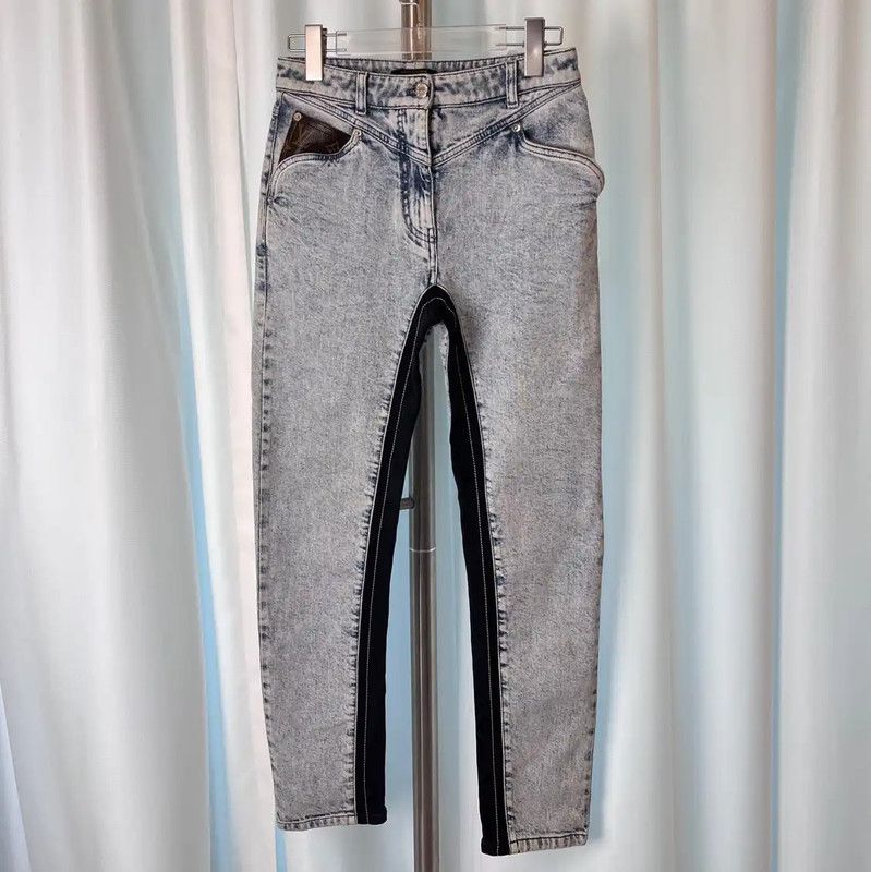 Louis Vuitton Louis Vuitton Light Blue Denim Pants for Women 0089 Size 28" / US 6 / IT 42 - 1 Thumbnail
