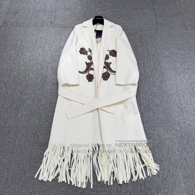 Louis Vuitton Louis Vuitton Indian fringed coat Size US S / EU 44-46 / 1 - 1 Thumbnail