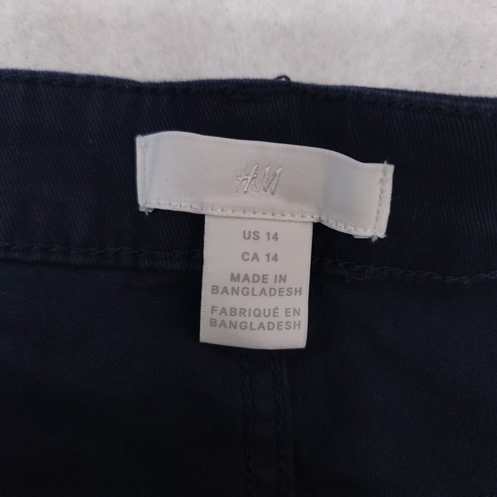H&M H&M Casual Button Zip Chino Short Shorts Womens Size 14 Blue Size 36" / US 14 / IT 50 - 2 Thumbnail