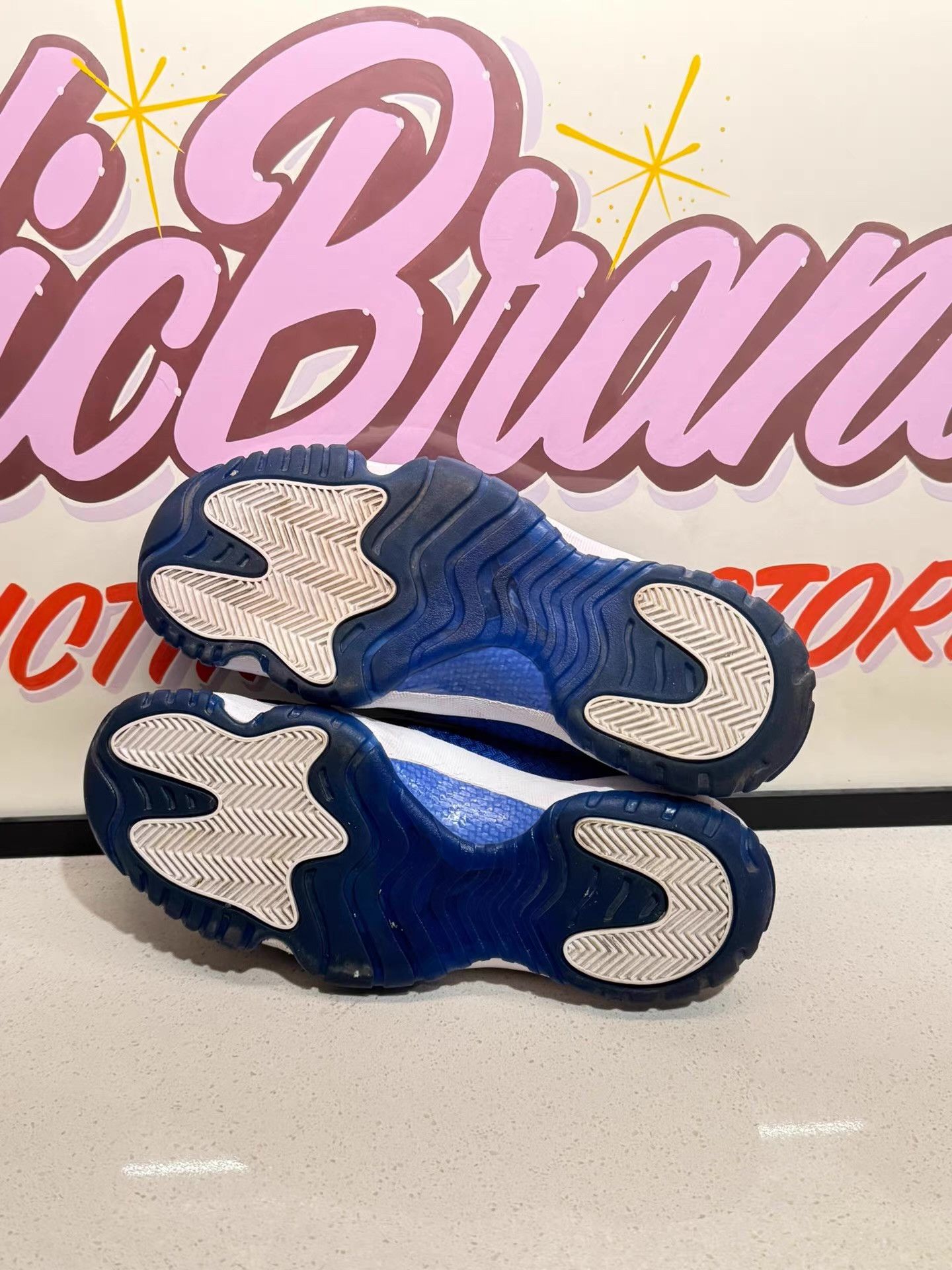 Nike Jordan Future basketball shoes。Ｑ20 Size US 9.5 / EU 42-43 - 4 Thumbnail