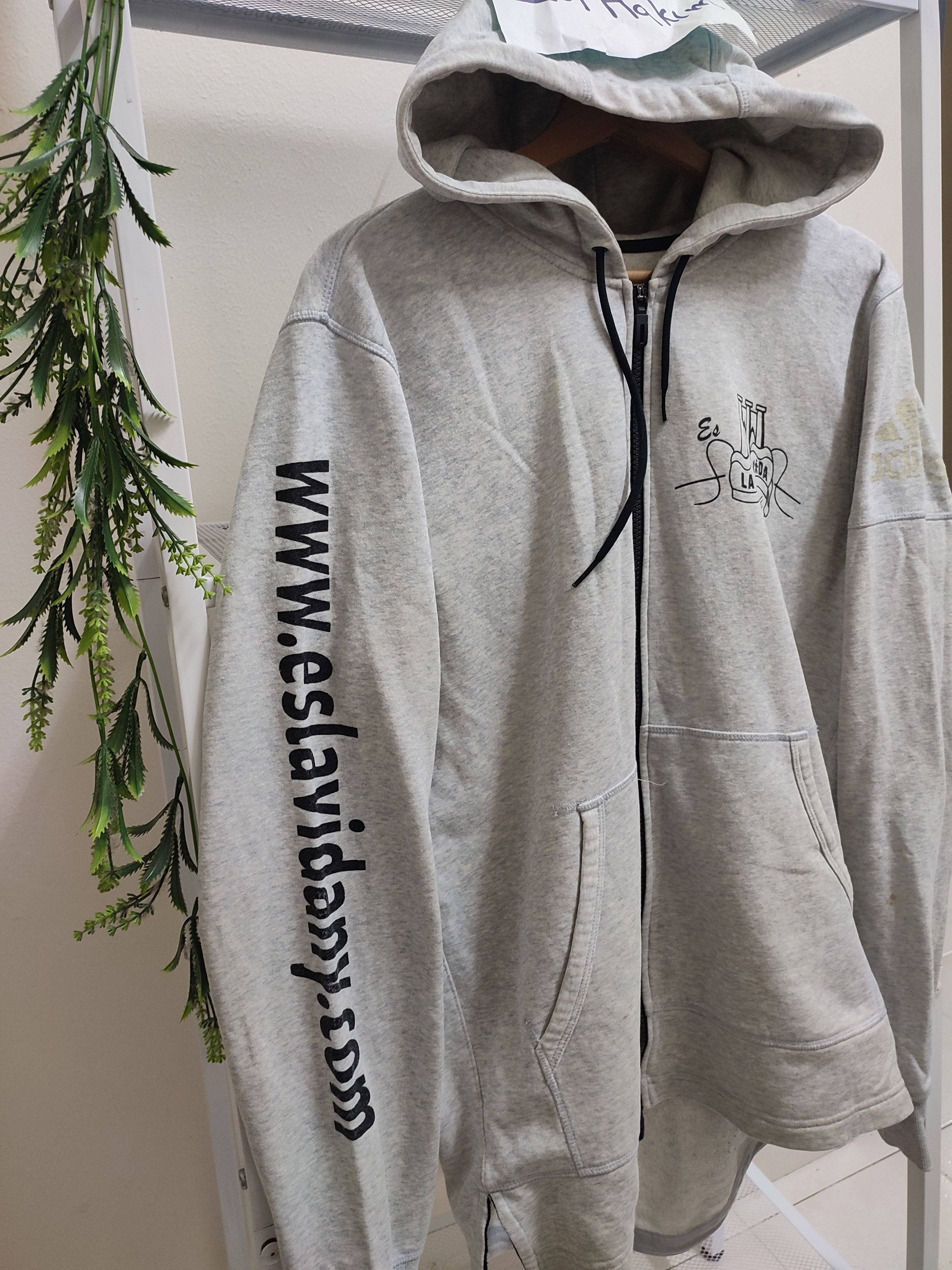 Adidas Vintage Adidas Es La Vida Zip Up Hoodies Size US M / EU 48-50 / 2 - 6 Thumbnail