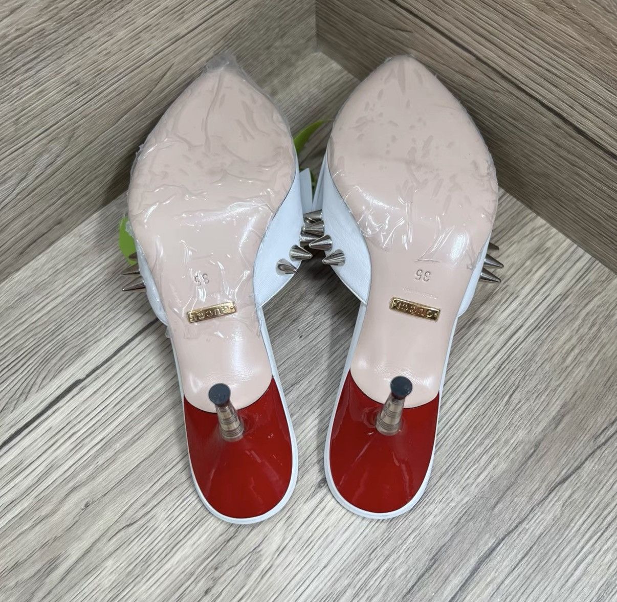 Gucci Gucci White Studded Glossy Heeled Slippers J41 Size US 5 / IT 35 - 6 Thumbnail