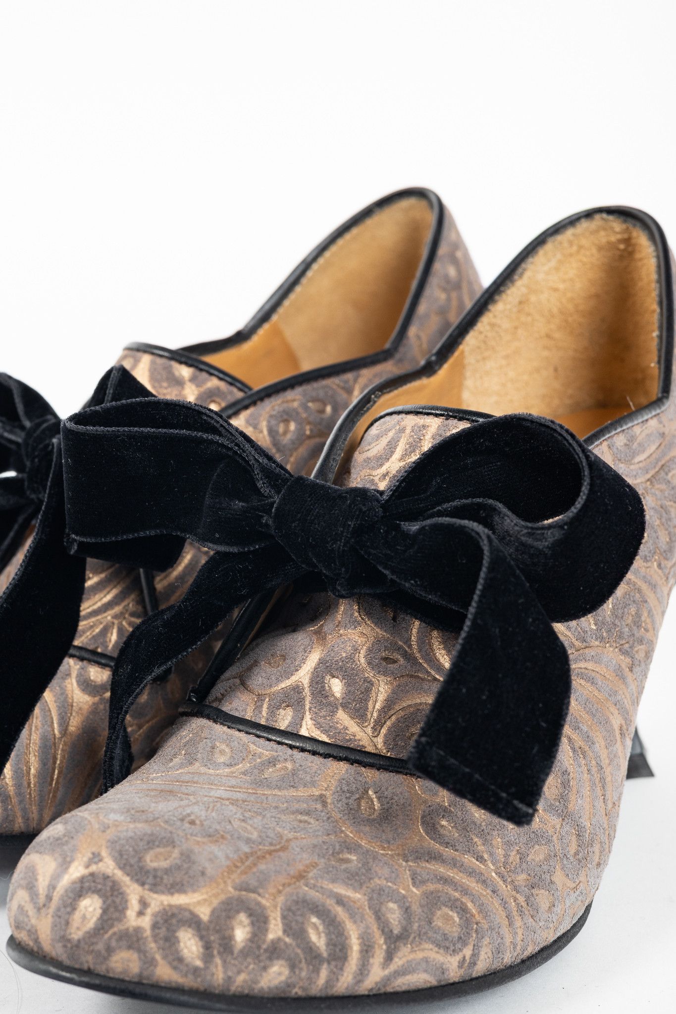 John Fluevog John Fluevog Elisabetta "Black & Gold" Floral Brocade Heels Size US 7 / IT 37 - 7 Thumbnail