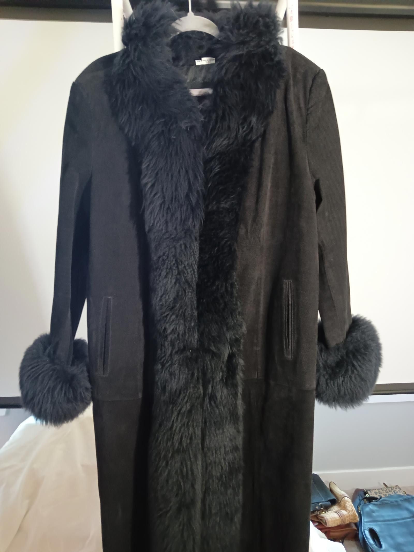 Designer Deerskin Black Faux Fur Trimmed Long Coat Size L / US 10 / IT 46 - 1 Thumbnail