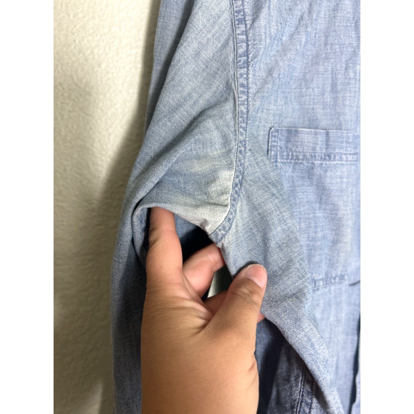 Banana Republic VINTAGE Banana Republic Standard Fit Mens Large Long Sleeve Denim Metal Button Shirt Size US L / EU 52-54 / 3 - 4 Thumbnail