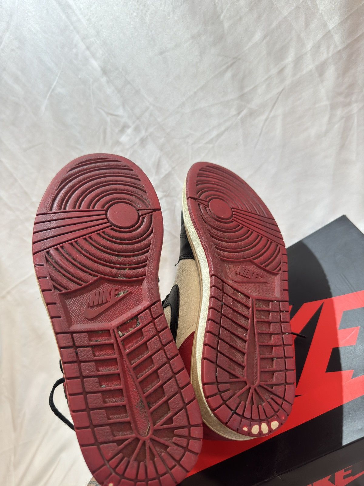 Jordan Brand Jordan 1 High Bred Toe 2018 Size US 10 / EU 43 - 7 Thumbnail