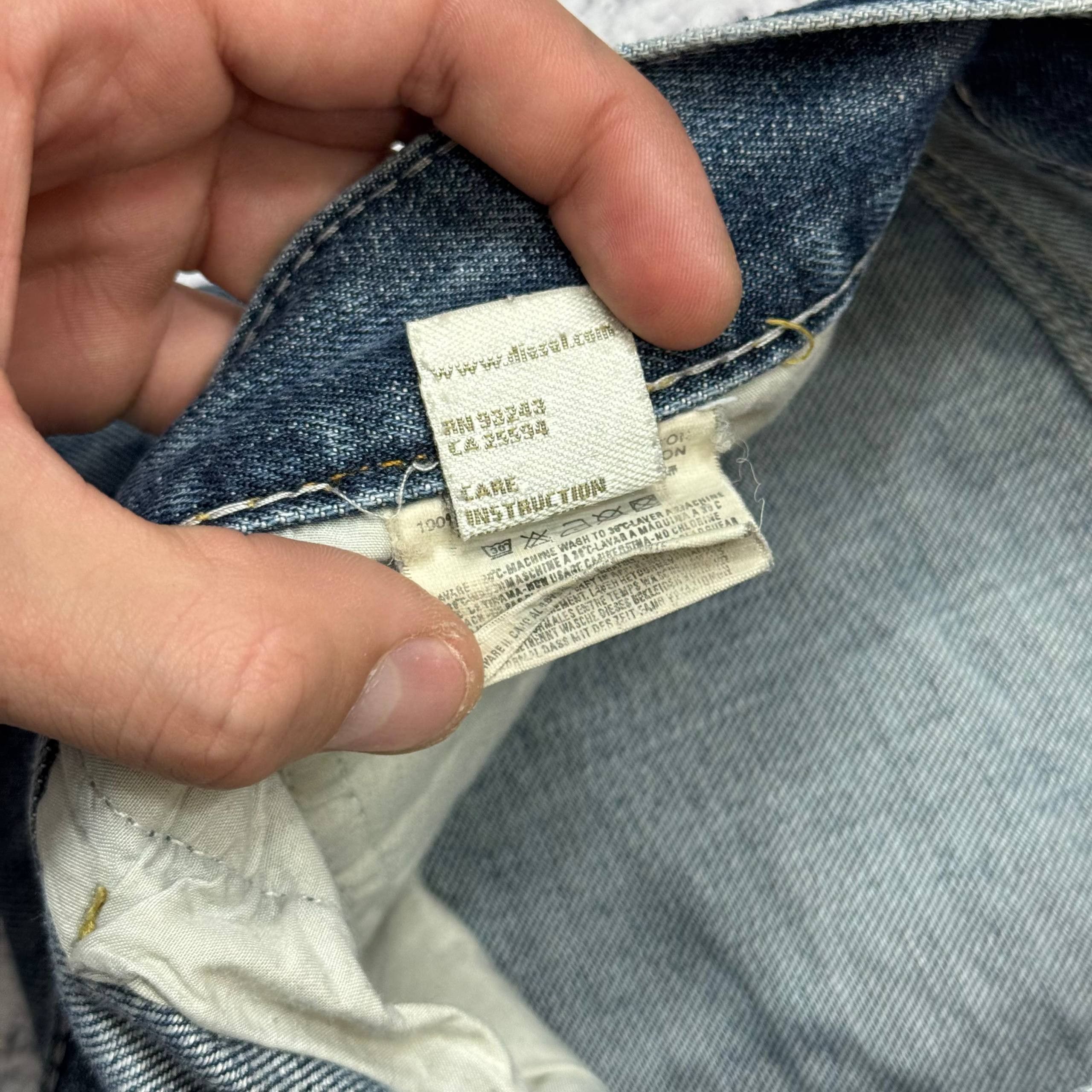 Diesel Diesel Industry BaggyFaded Big Logo Denim Jeans Mens Size 34 Size US 34 / EU 50 - 2 Thumbnail