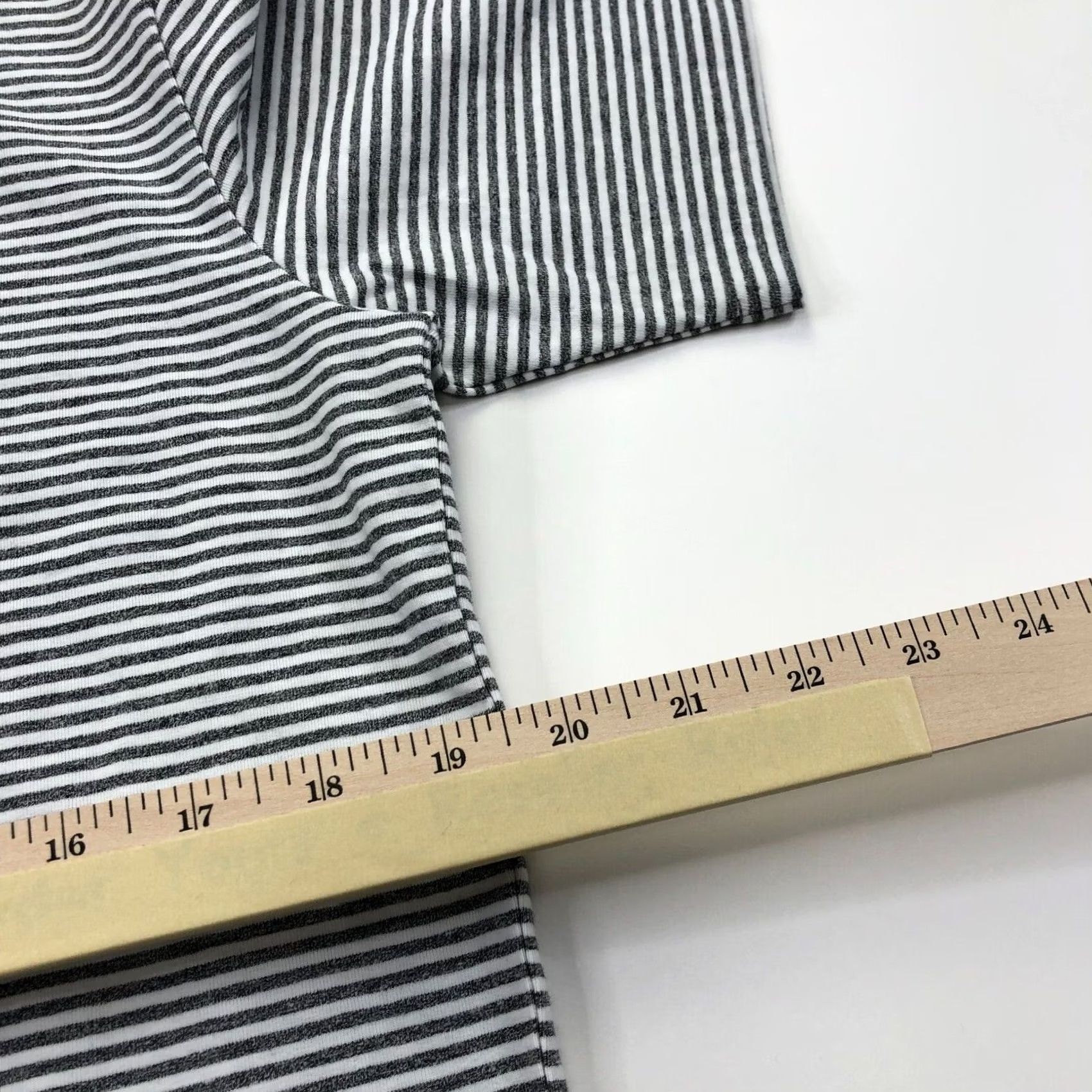 johnnie-O VINTAGE Johnnie-O Hangin' Out NWT Small Golf SS Stretch Button Polo Striped Shirt Gray Size US S / EU 44-46 / 1 - 7 Thumbnail