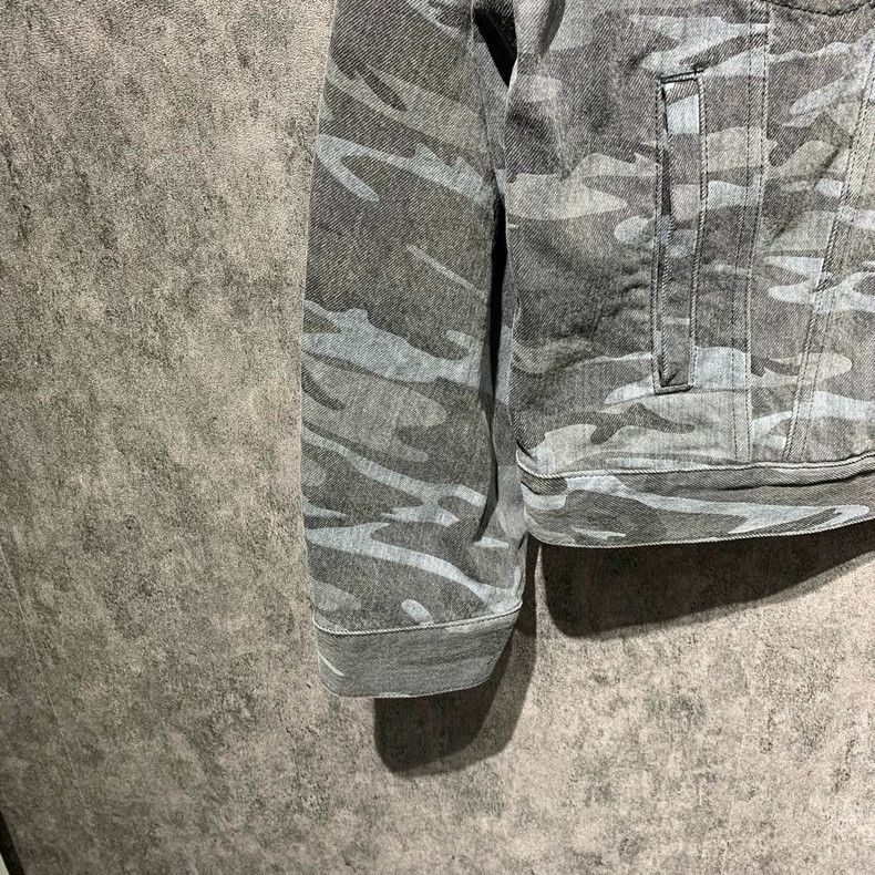 Balenciaga Balenciaga Camo denim jacket 2502-Nextarrow Size US S / EU 44-46 / 1 - 6 Thumbnail