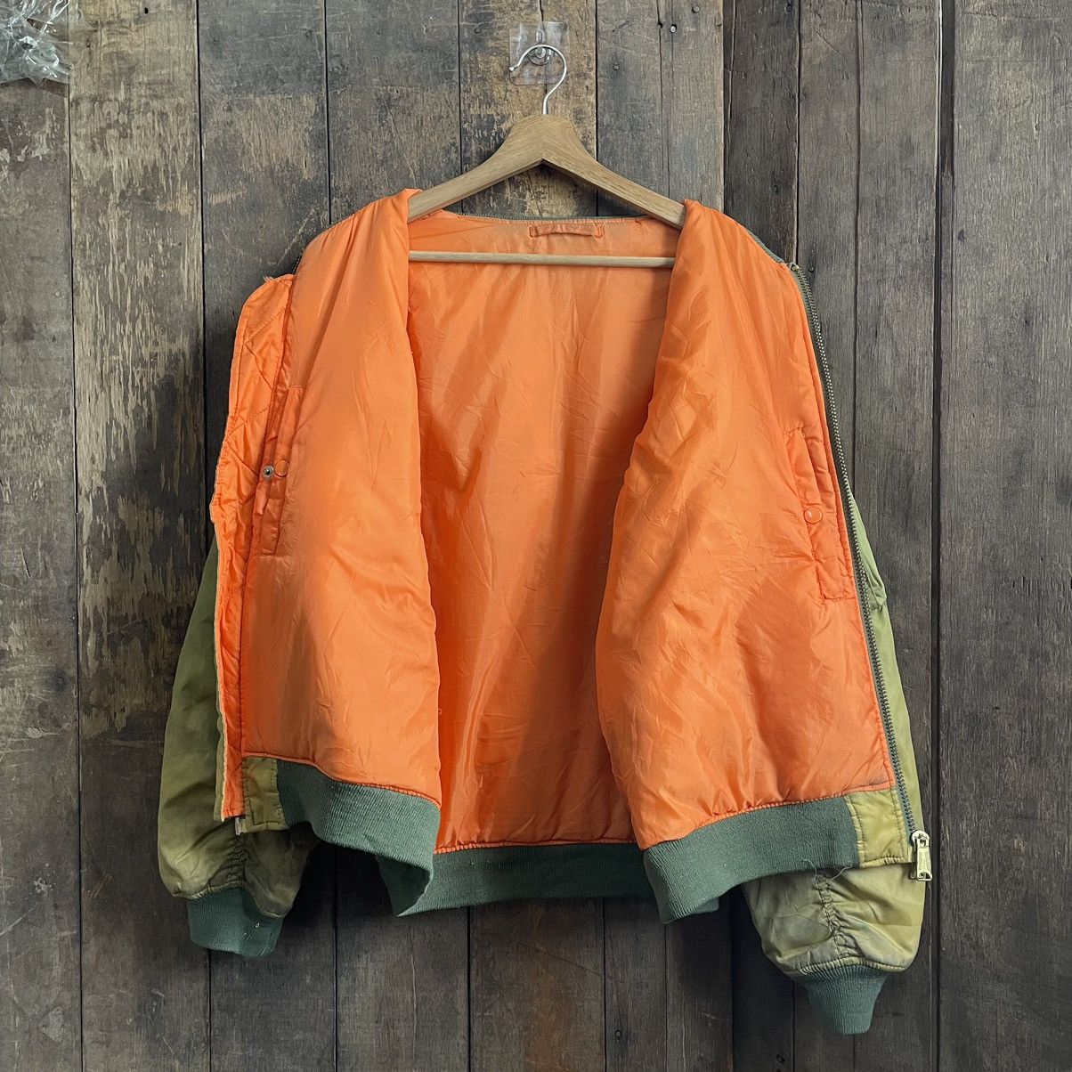Vintage Vintage Sunfaded Bomber Jacket Size US L / EU 52-54 / 3 - 4 Thumbnail