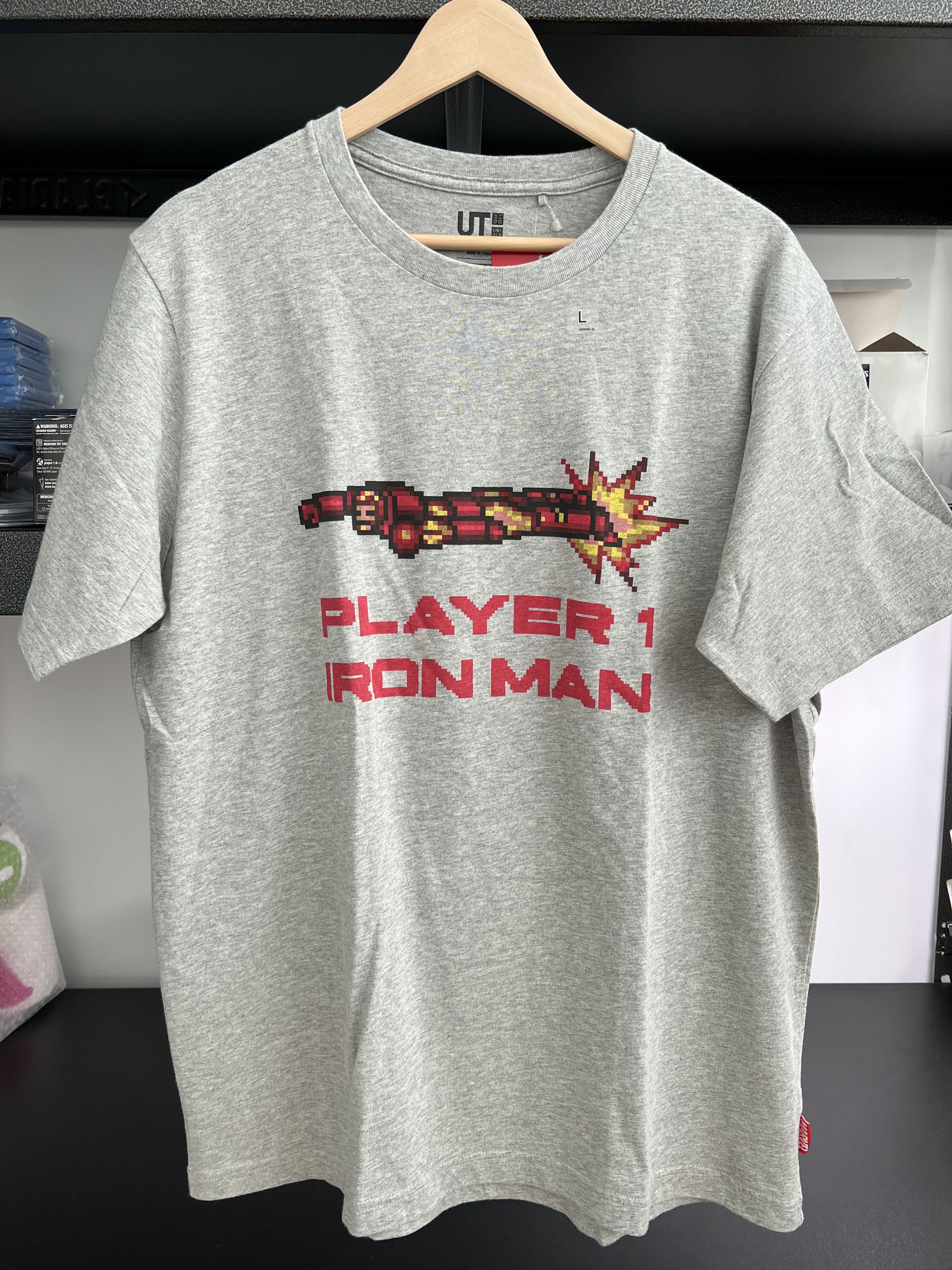Uniqlo UT graphics Ready Player 1 Ironman Uniqlo shirt Size US L / EU 52-54 / 3 - 1 Thumbnail