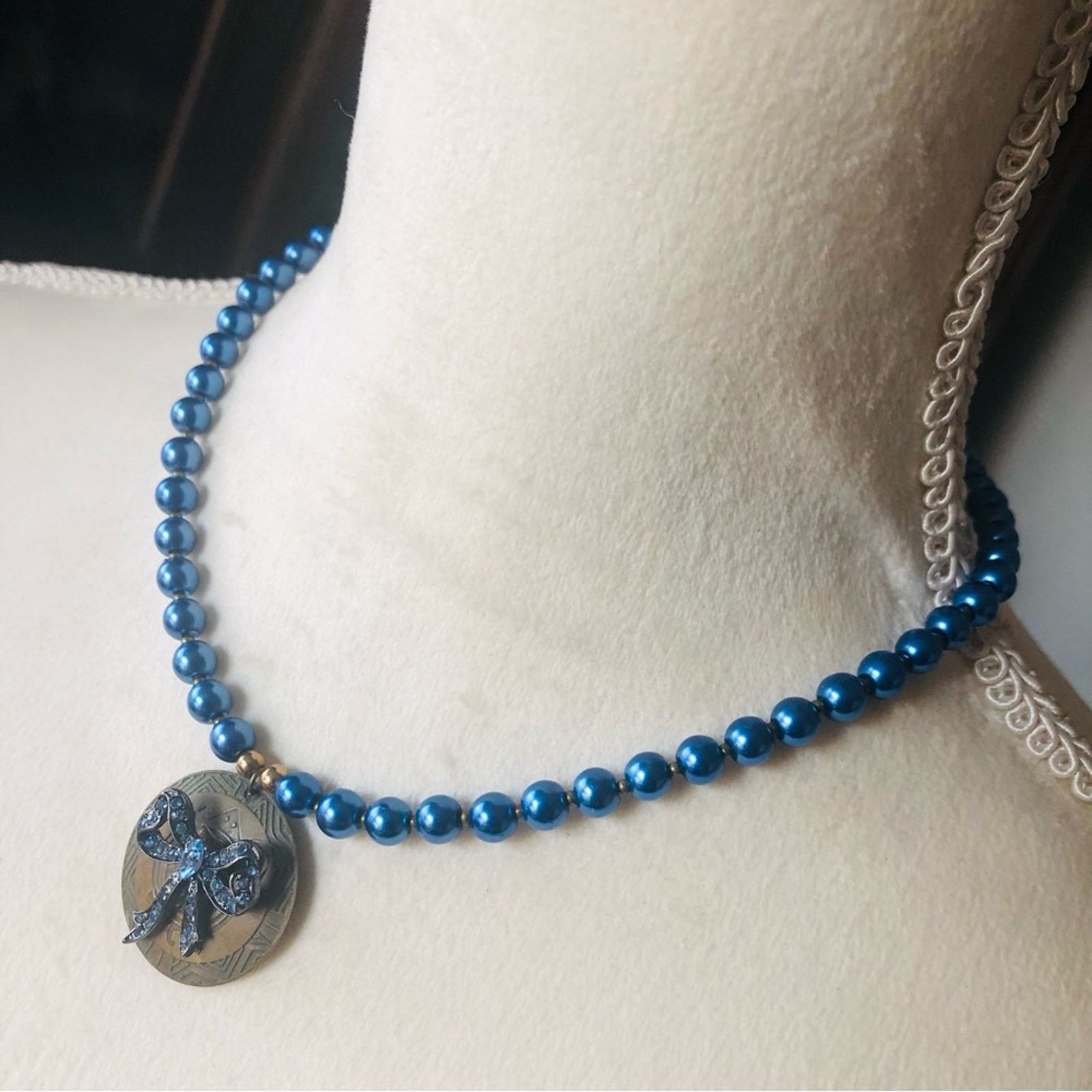 Handmade Handcrafted repurpose antique brass medallion Pearl necklace Size ONE SIZE - 5 Thumbnail