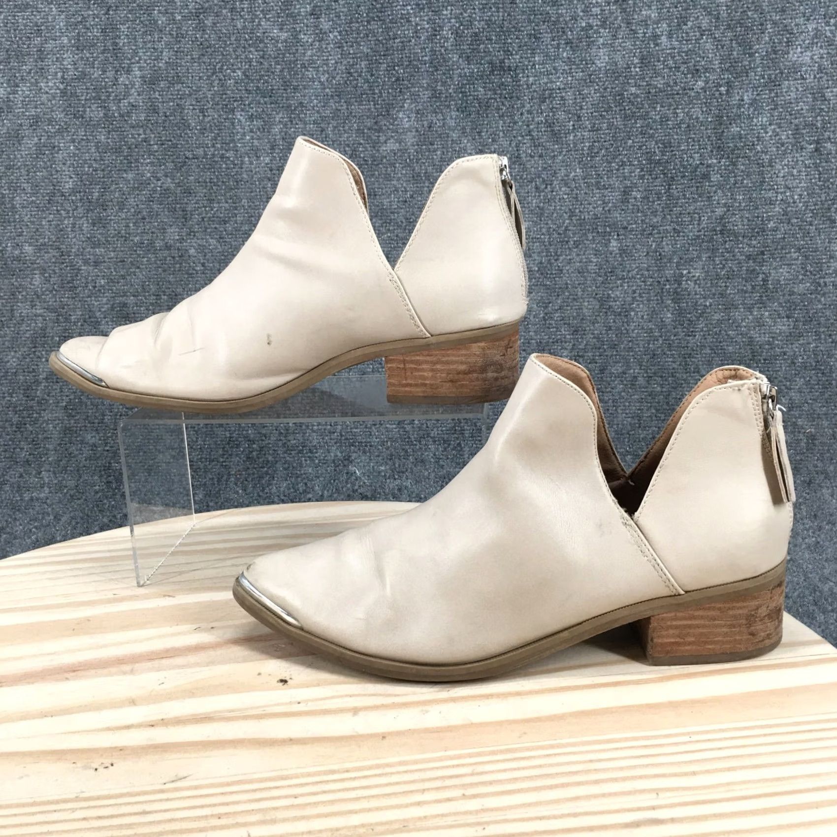 Dolce Vita DV Dolce Vita Wendee Boots Womens 11 Pointed Ankle Booties Zipper Beige Leather Heel Block Fall Spring Summer Winter Casual Shoes Women Size US 11 / IT 41 - 2 Thumbnail