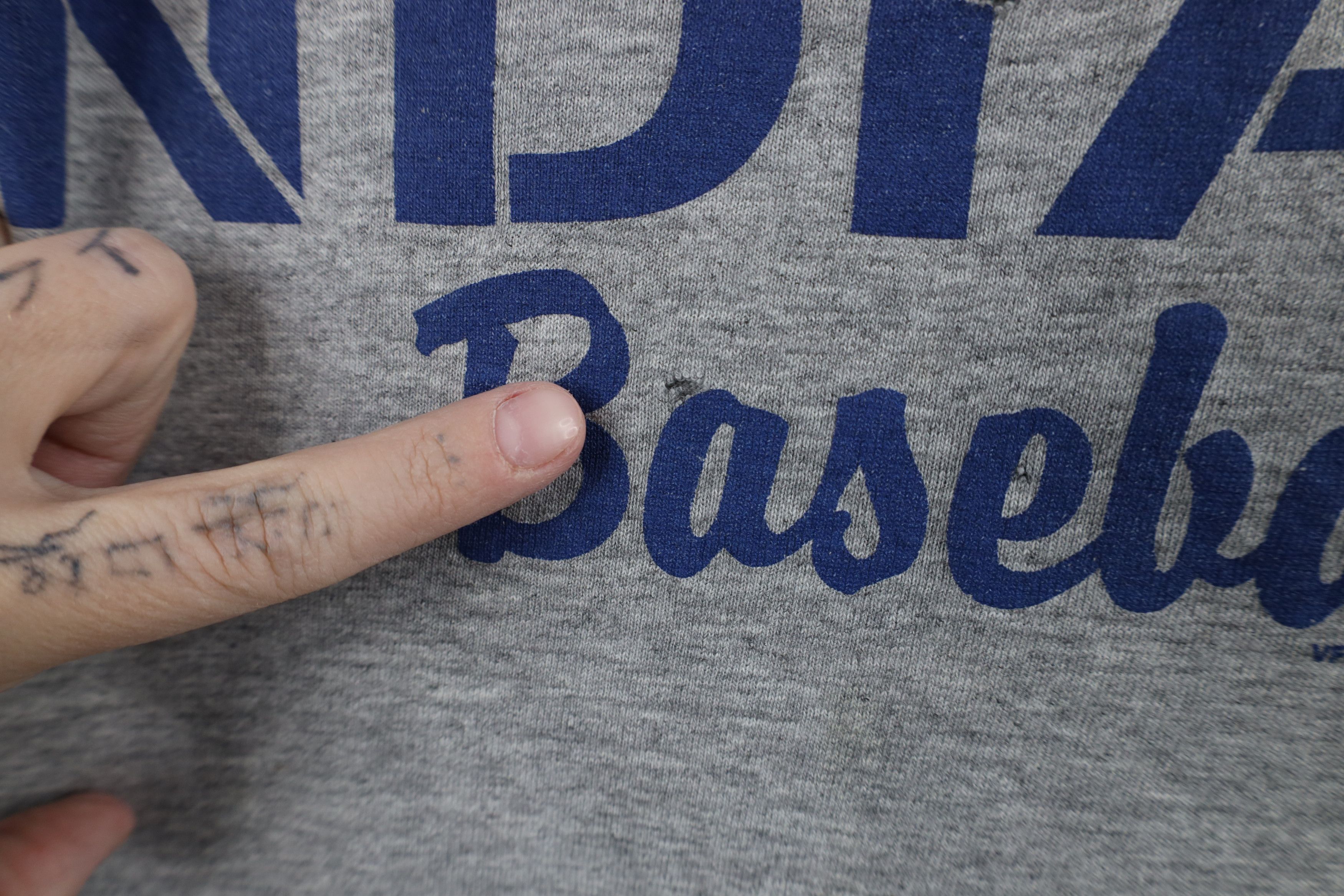 Vintage Vintage Y2K Cleveland Indians Baseball Muscle T-Shirt Size US XL / EU 56 / 4 - 7 Thumbnail