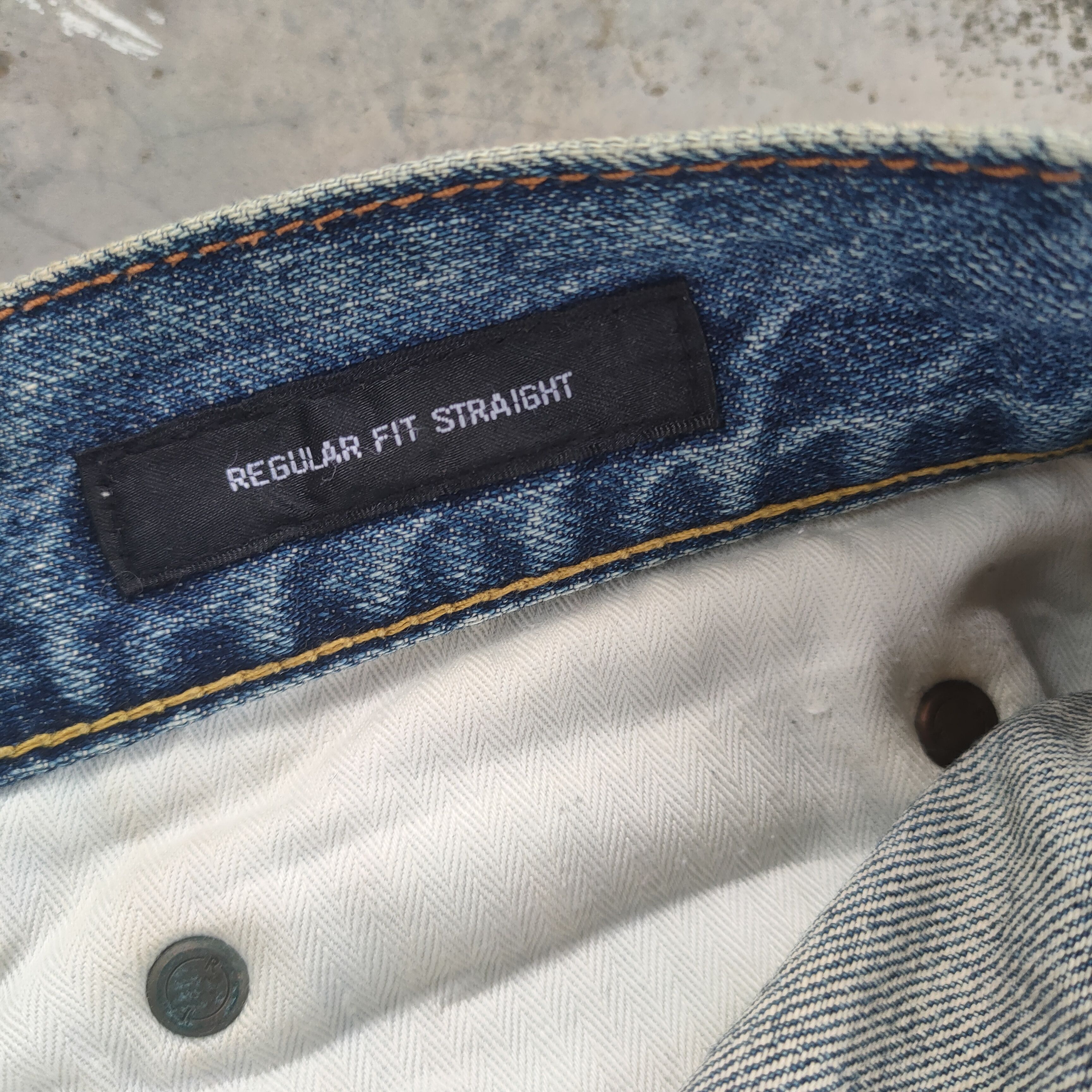 Japanese Brand VINTAGE JAPANESE FADED BLUE JEAN DENIM PANTS Size US 37 - 13 Thumbnail