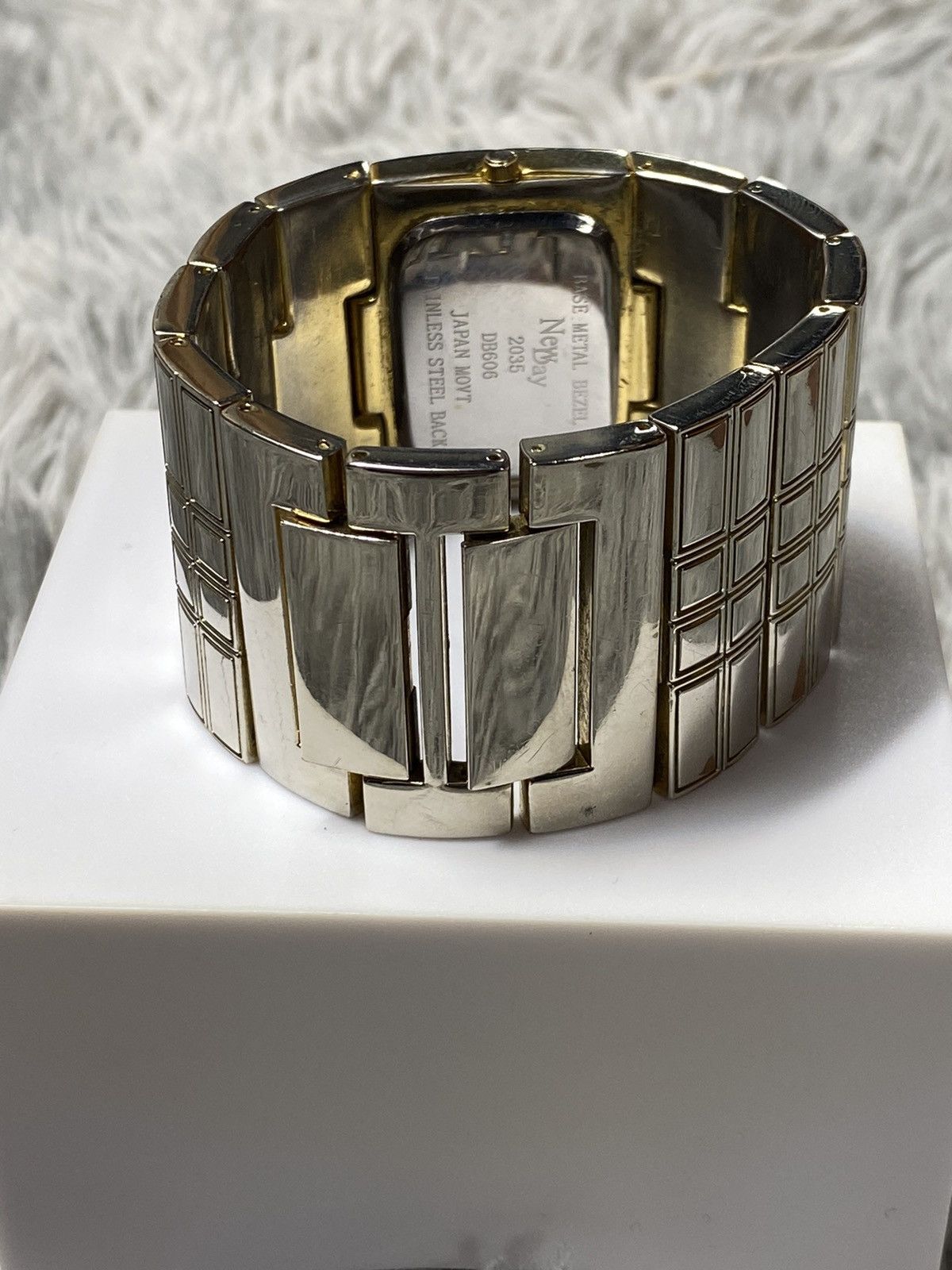 Japanese Brand Gold Crystal Bracelet Watch - Japanese Brand Size ONE SIZE - 7 Thumbnail