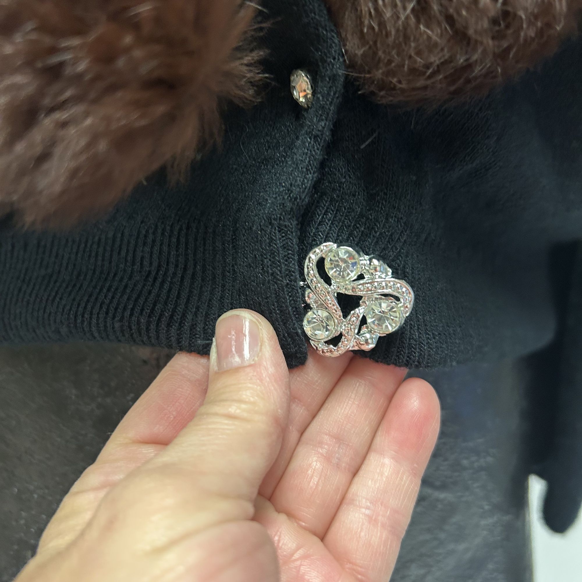 DuPont 50's Orlon Cardigan MINK FUR Collar Jeweled Clasp Sweater M Size M / US 6-8 / IT 42-44 - 4 Thumbnail