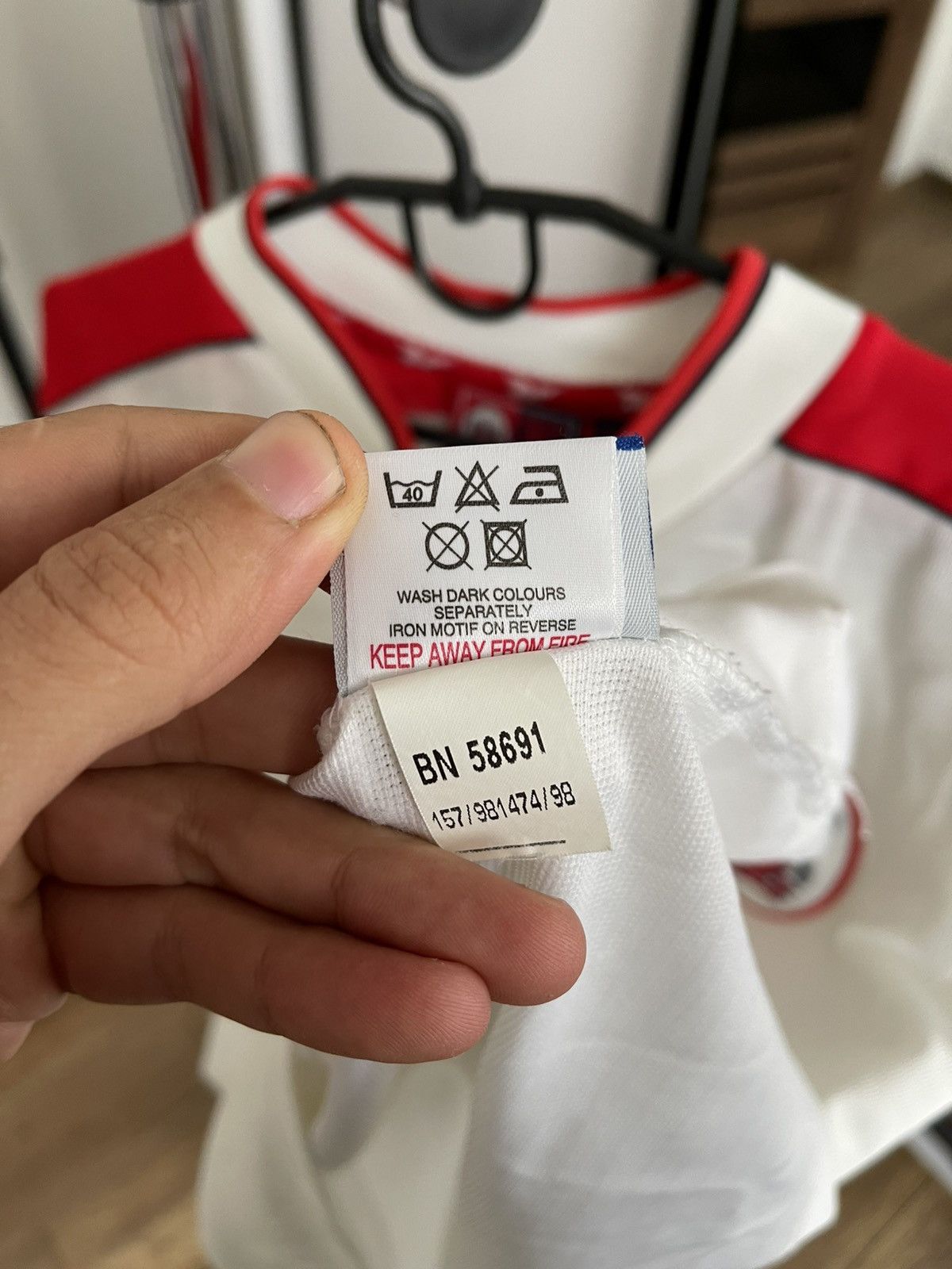 Reebok 1998/1999 Reebok Liverpool Owen Vintage Soccer Jersey Tee Size US XL / EU 56 / 4 - 15 Thumbnail