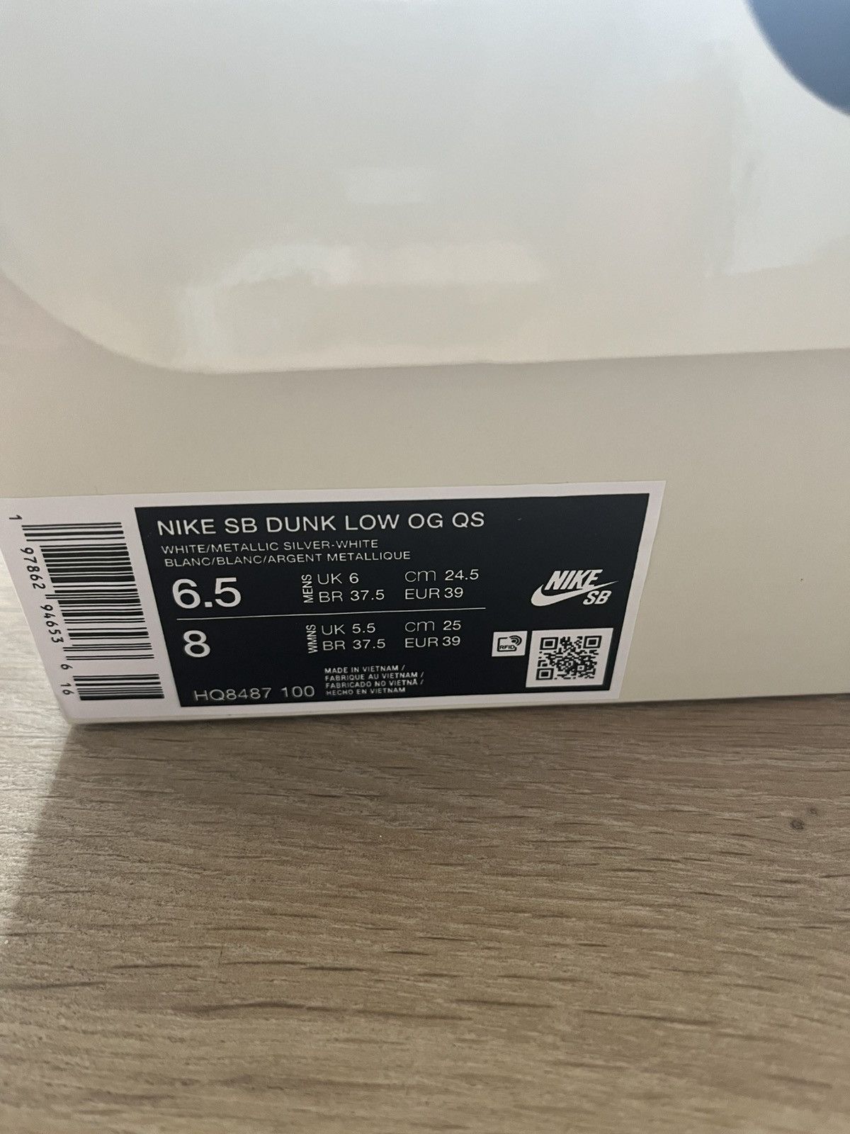 Nike × Supreme Newly dropped brand new sb supreme dunks Size US 6.5 / EU 39-40 - 8 Thumbnail