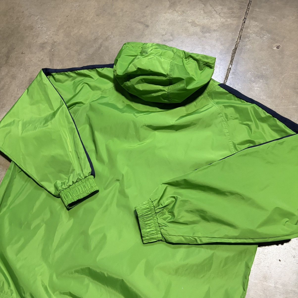 Nike Vintage Nike Track Jacket Windbreaker Pullover Center Swoosh Size US XL / EU 56 / 4 - 6 Thumbnail