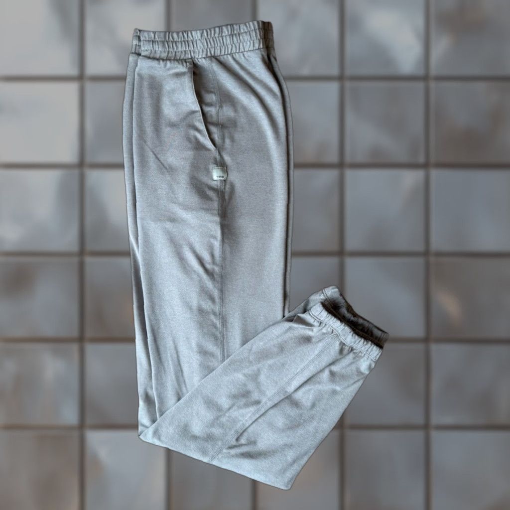 Vuori Vuori Boyfriend Jogger Women's S Beige Comfy Sweatpants Loungewear Yoga Pants Regular Size 28" / US 6 / IT 42 - 1 Thumbnail