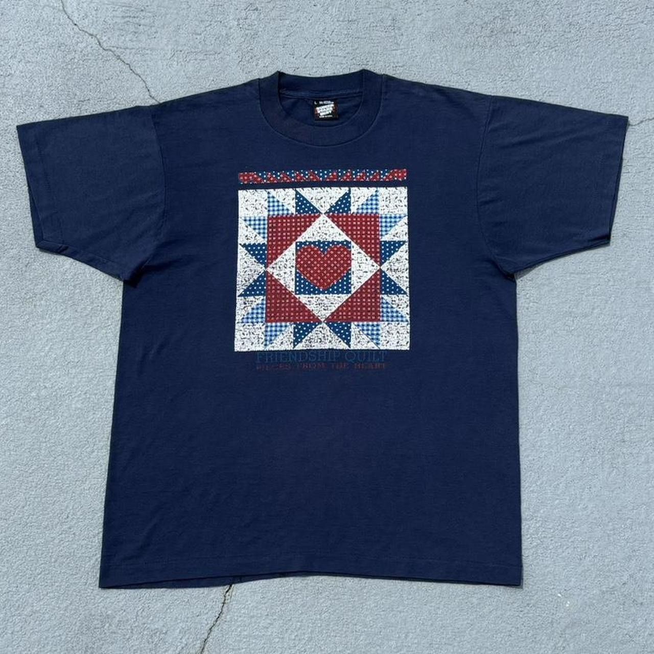Vintage Vintage 90s Navy Friendship Quilt Plaid Heart Tee Shirt Size US L / EU 52-54 / 3 - 1 Thumbnail