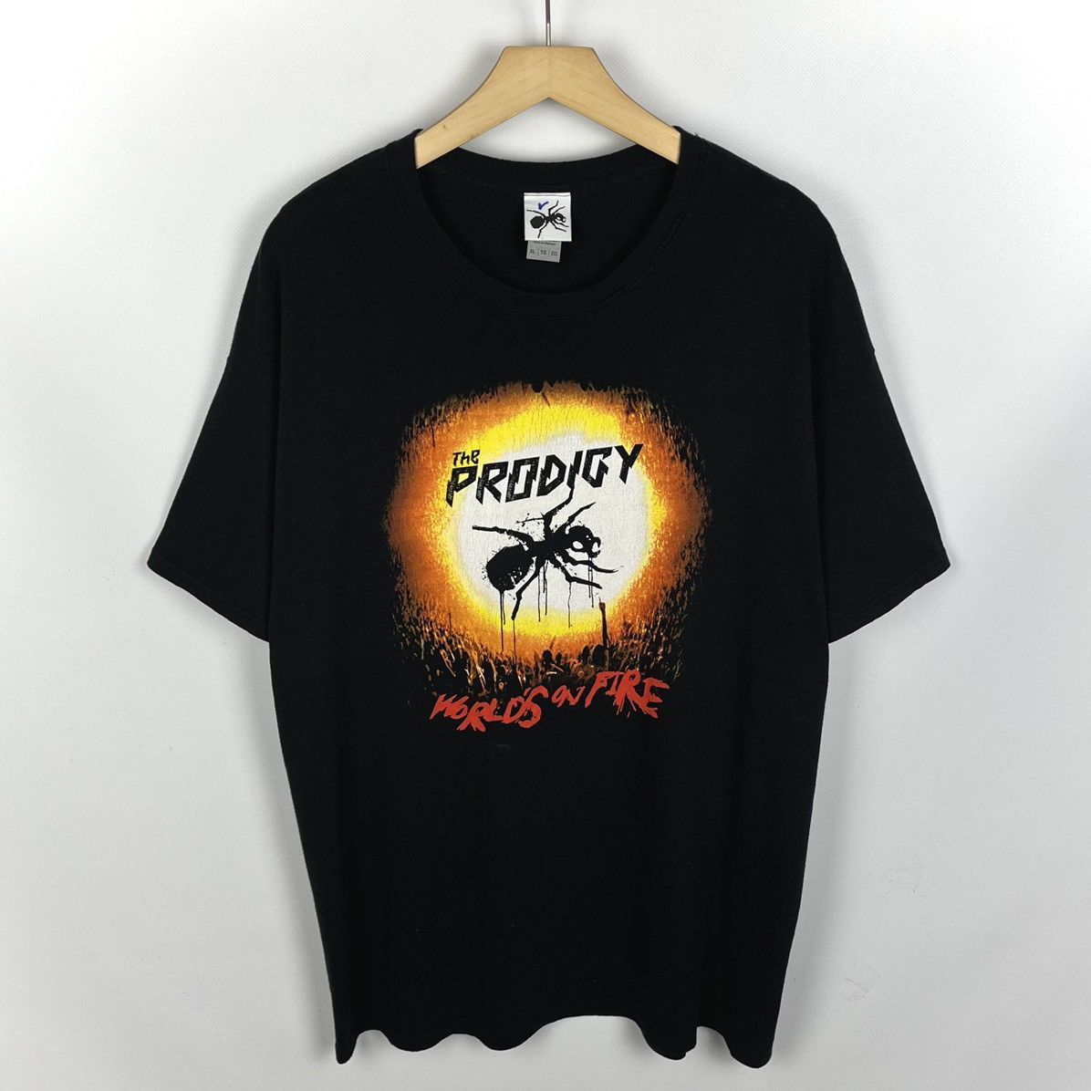 Band Tees Vintage The Prodigy Worlds On Fire Band T Shirt 2000’s Size US XL / EU 56 / 4 - 1 Thumbnail