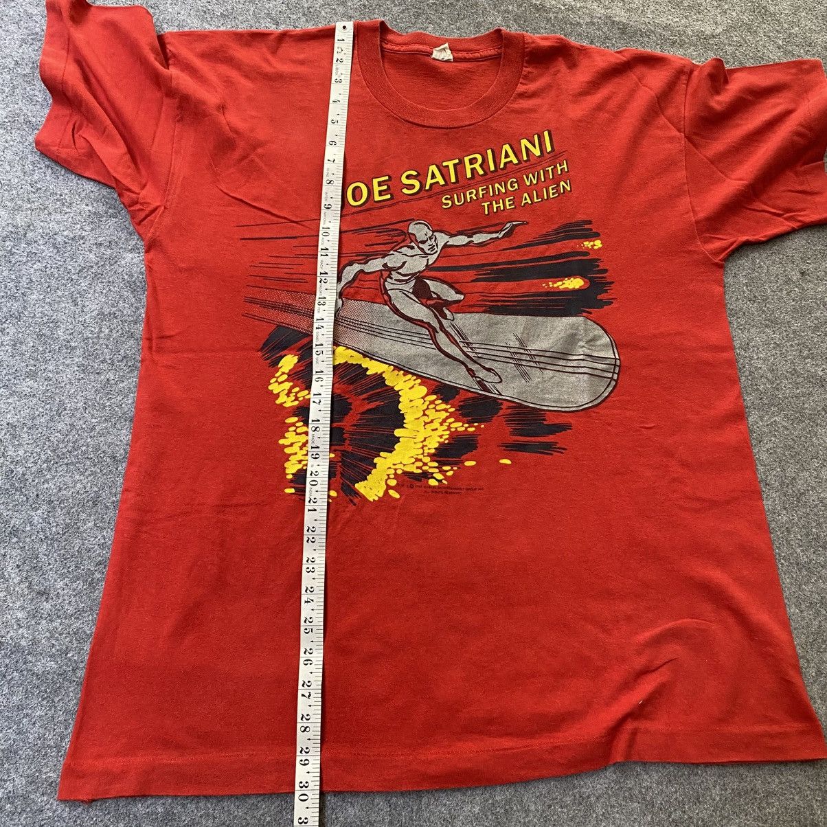 Marvel Comics Vintage 1988 Joe Satriani Surfing with the Alien T shirt Size US L / EU 52-54 / 3 - 8 Thumbnail
