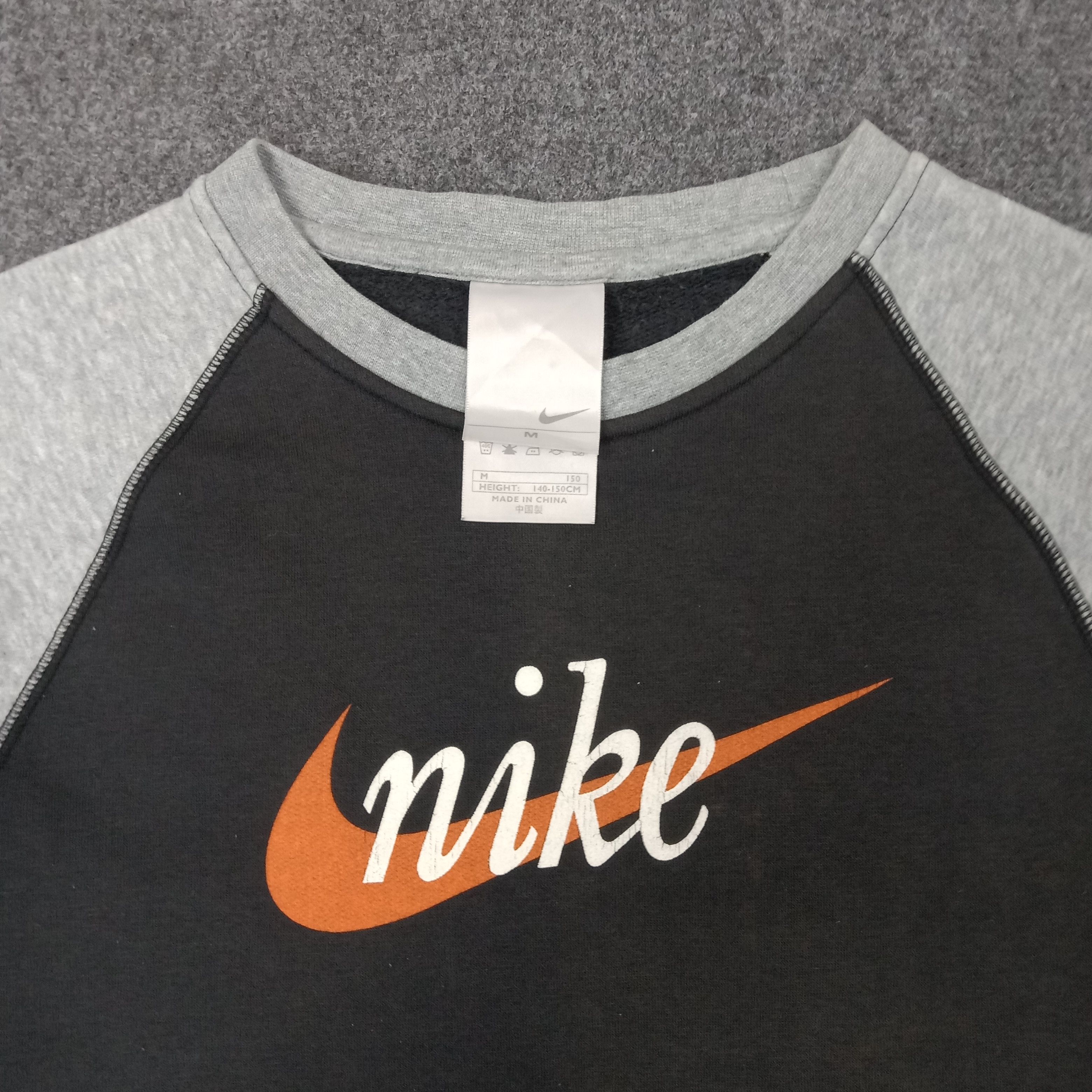 Vintage NIKE American Sport Style Sweatshirt C255N5 Size US M / EU 48-50 / 2 - 4 Thumbnail
