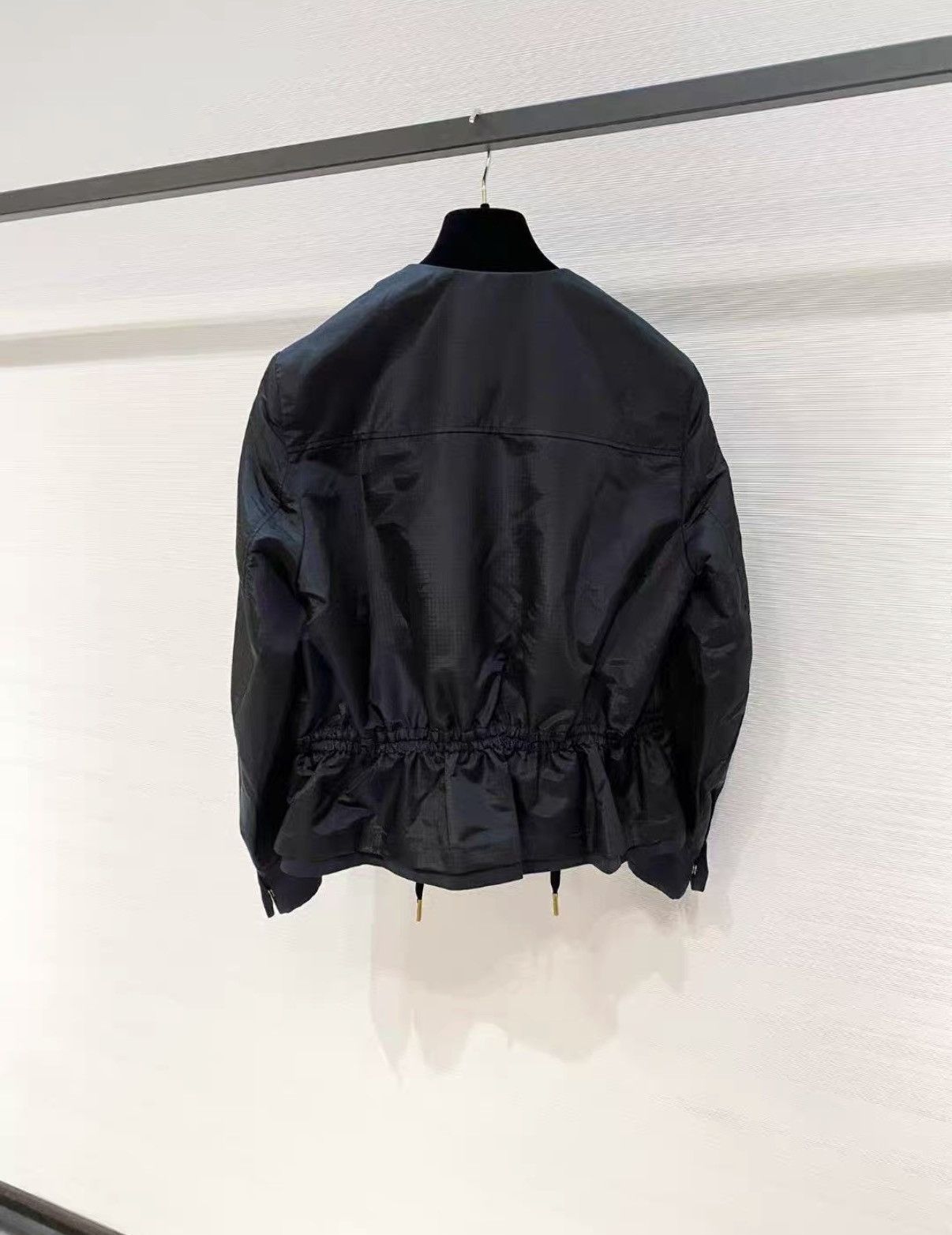 Louis Vuitton Louis Vuitton Classic Black V-Neck Zip-Up Jacket J33 Size XS / US 0-2 / IT 36-38 - 2 Thumbnail