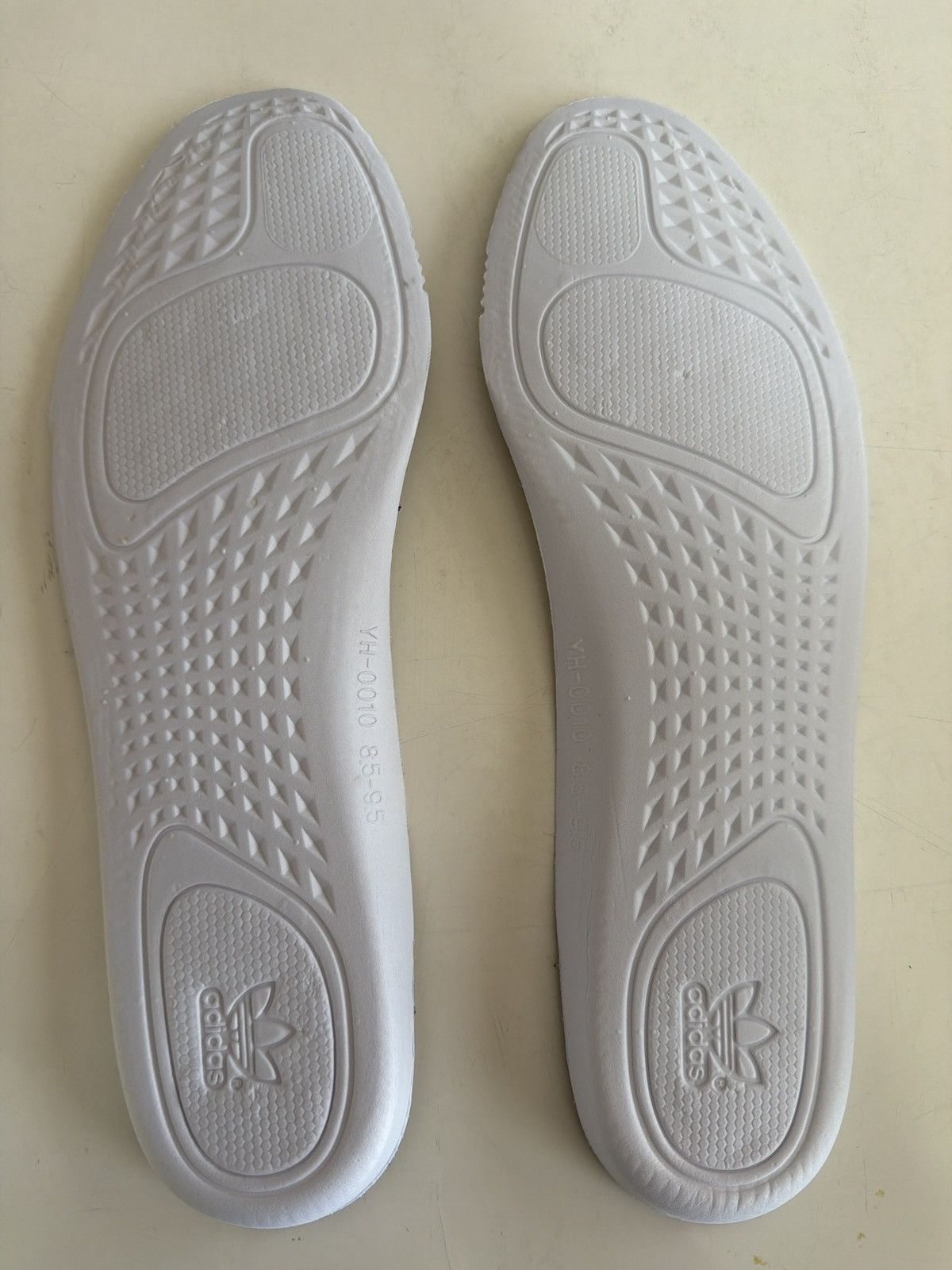 Yeezy YEEZY BOOST 350 V2 “CREAM” Size US 9.5 / EU 42-43 - 10 Thumbnail
