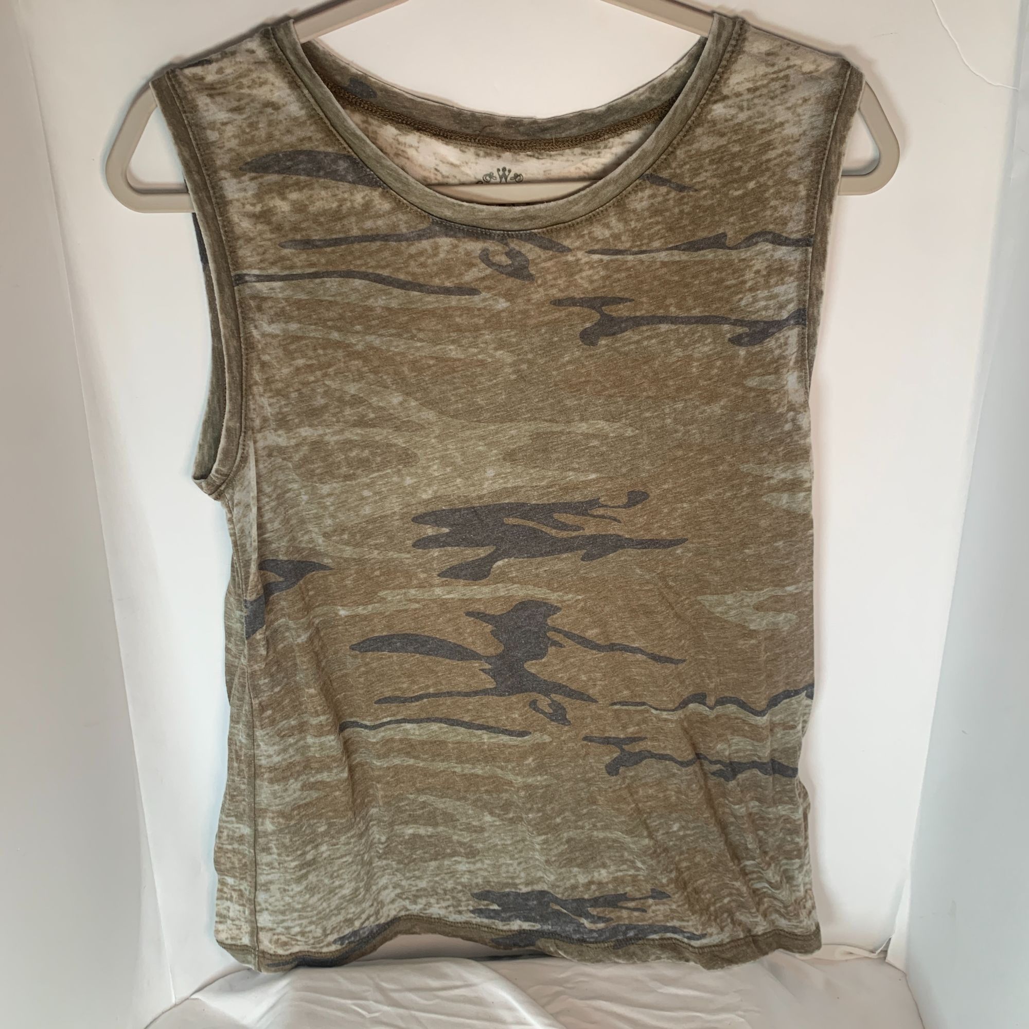 Vintage Vintage Well Worn Women's Camo Tank Top Sz M Size M / US 6-8 / IT 42-44 - 3 Thumbnail