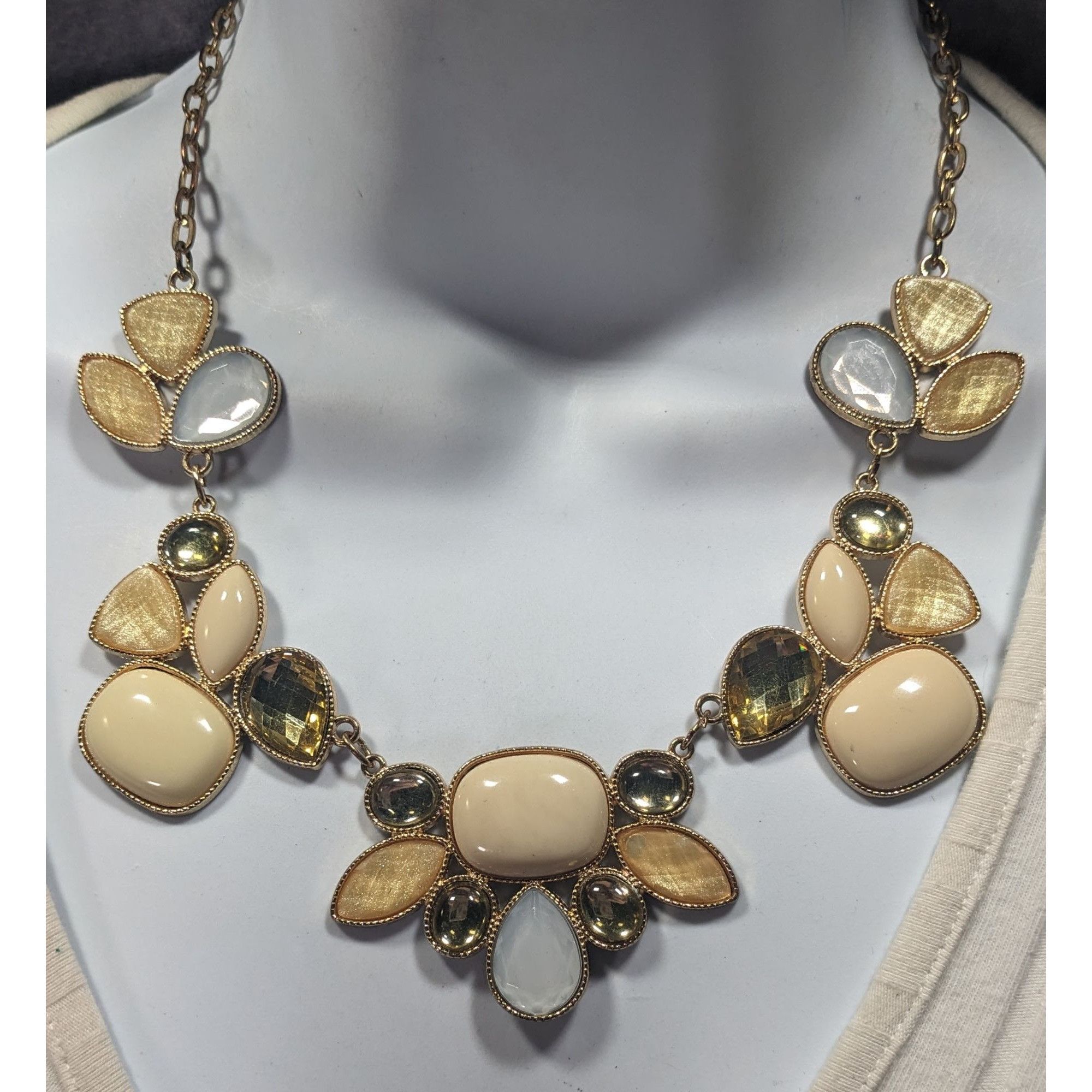 Other Charming Charlie Yellow Gemmed Statement Necklace Size ONE SIZE - 2 Thumbnail