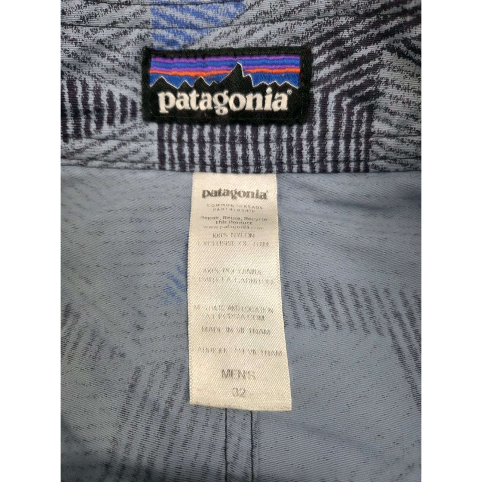 Patagonia Patagonia Mens Board Shorts Blue/Black Geometric 32 Nylon Side Pocket Zip Drawstring Beach Surfing Recreational Men's Bottom Size US 32 / EU 48 - 7 Thumbnail