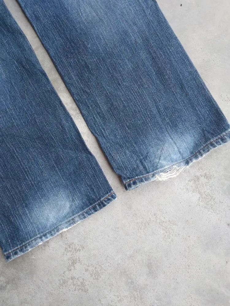 Japanese Brand Vintage Y2k Wrangler Faded Blue Distressed Jeans 33x32 Size US 33 - 3 Thumbnail