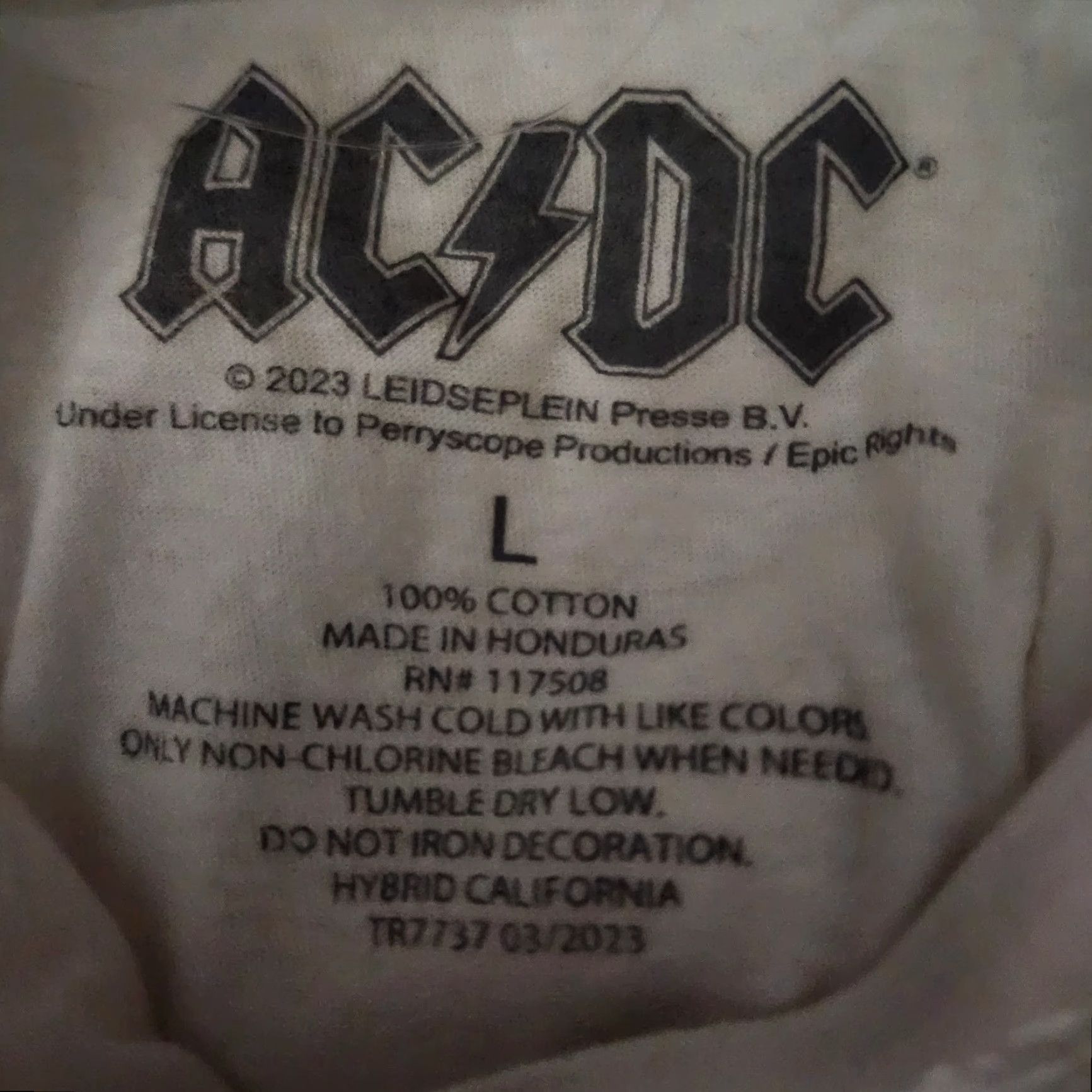Vintage AC/DC For Those About To Rock Boys |L| White SS Graphic Tee Size US L / EU 52-54 / 3 - 4 Thumbnail