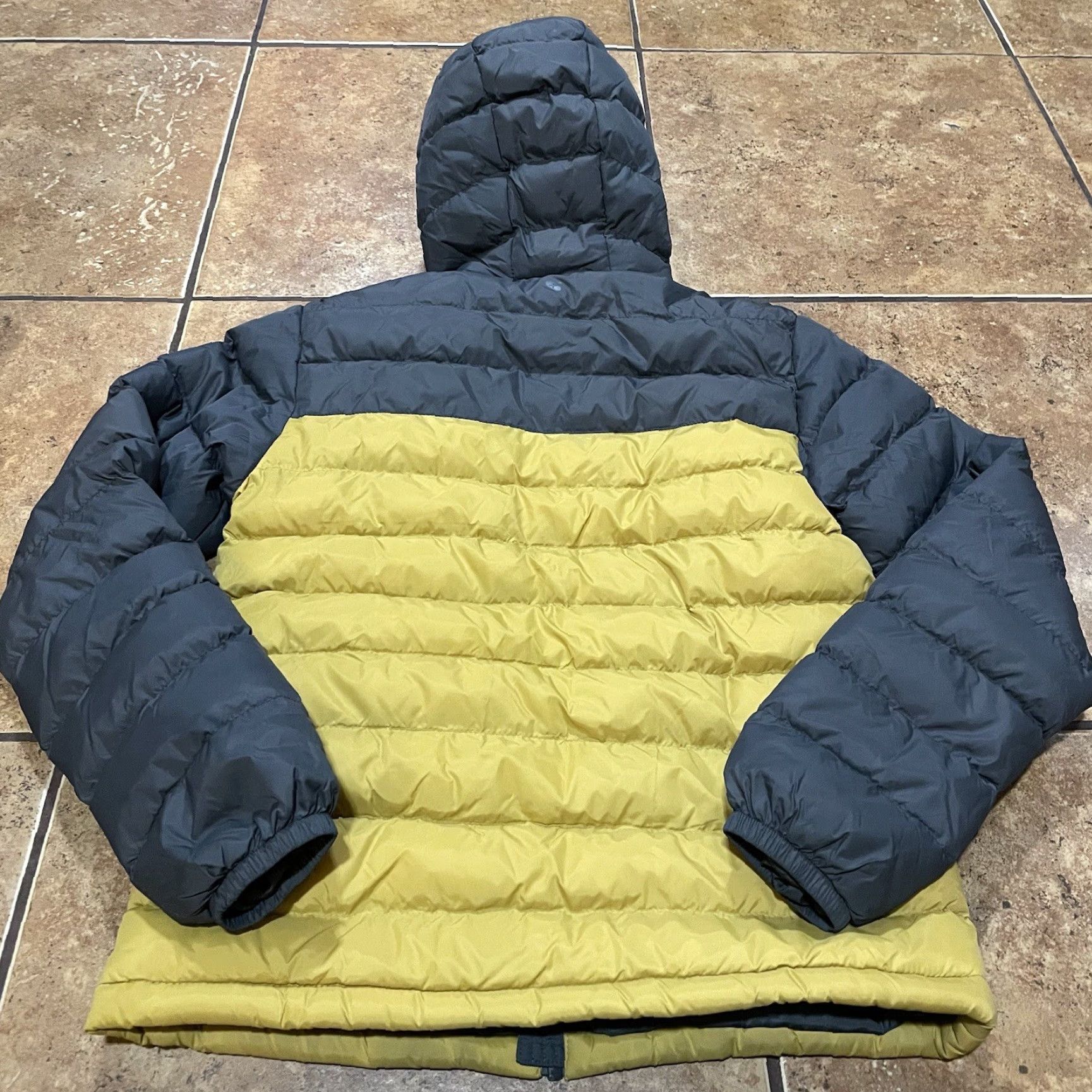 Vintage VINTAGE Mountain Warehouse Puffer Jacket Warm DOWN WINTER Hike Coat Men Small Size US S / EU 44-46 / 1 - 5 Thumbnail