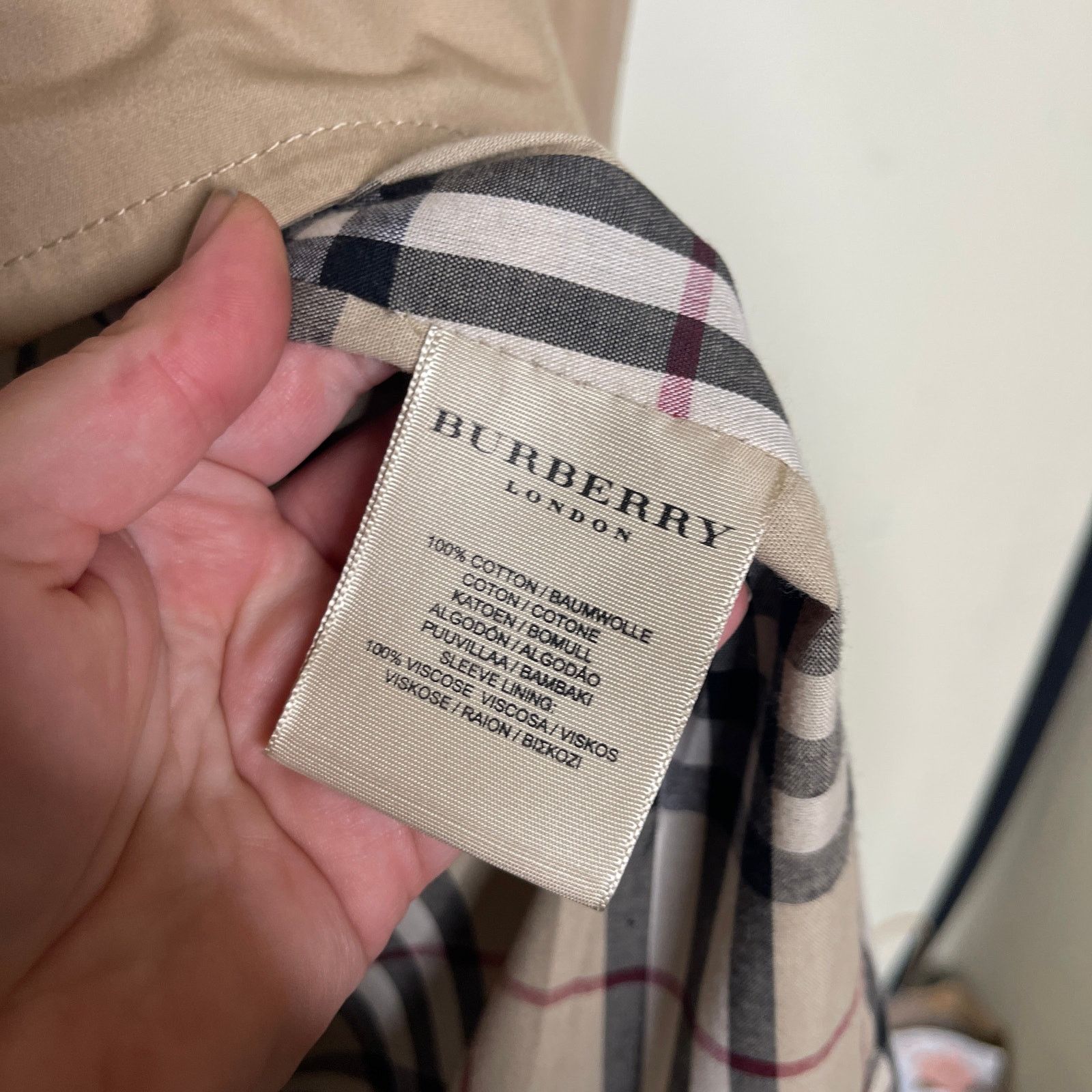 Burberry Burberry Classic Long tan Beige trench coat plaid lining Size US L / EU 52-54 / 3 - 5 Thumbnail