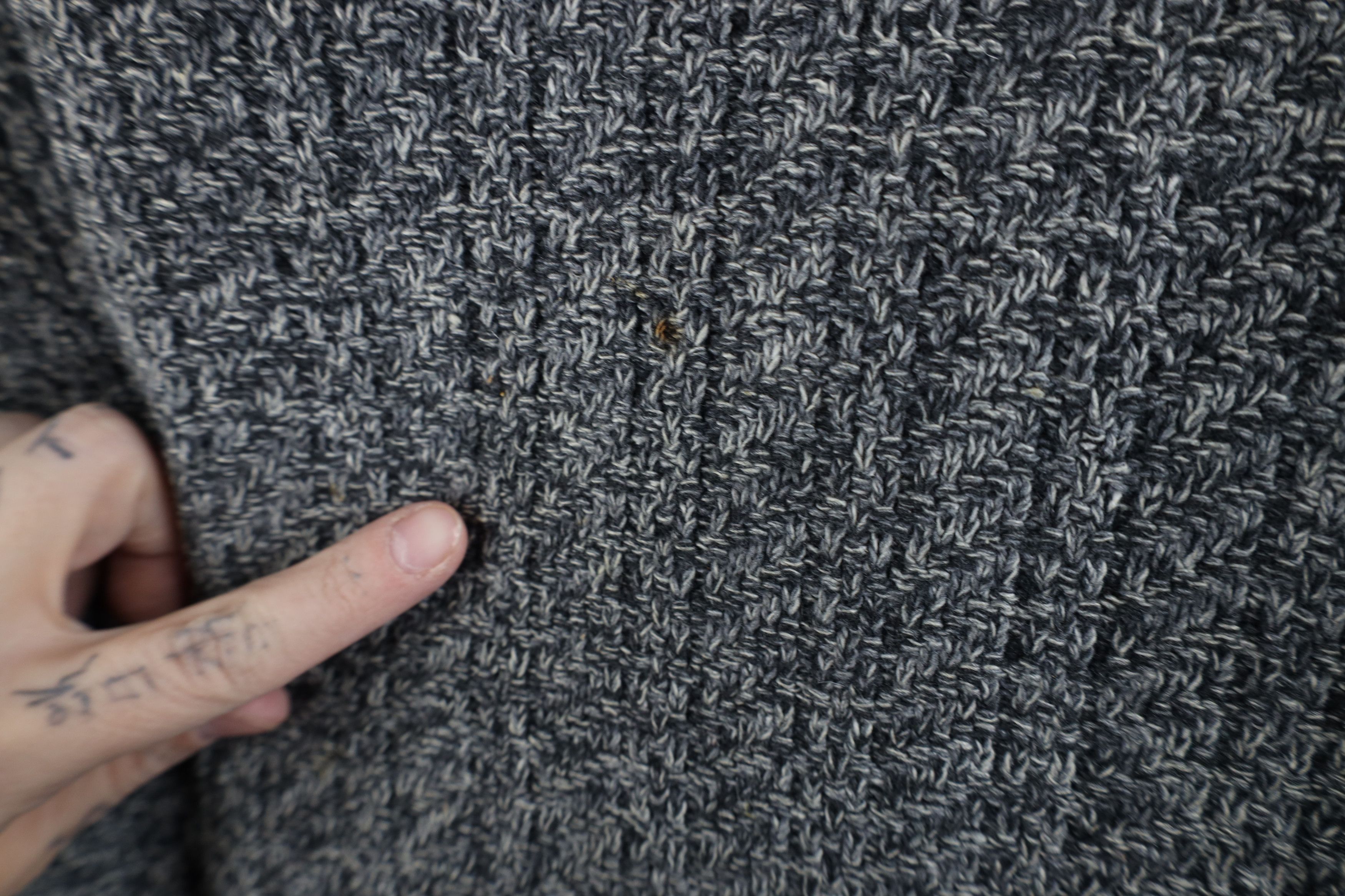 Vintage Vintage 90s Streetwear Framed Knit Crewneck Sweater Gray Size US M / EU 48-50 / 2 - 4 Thumbnail