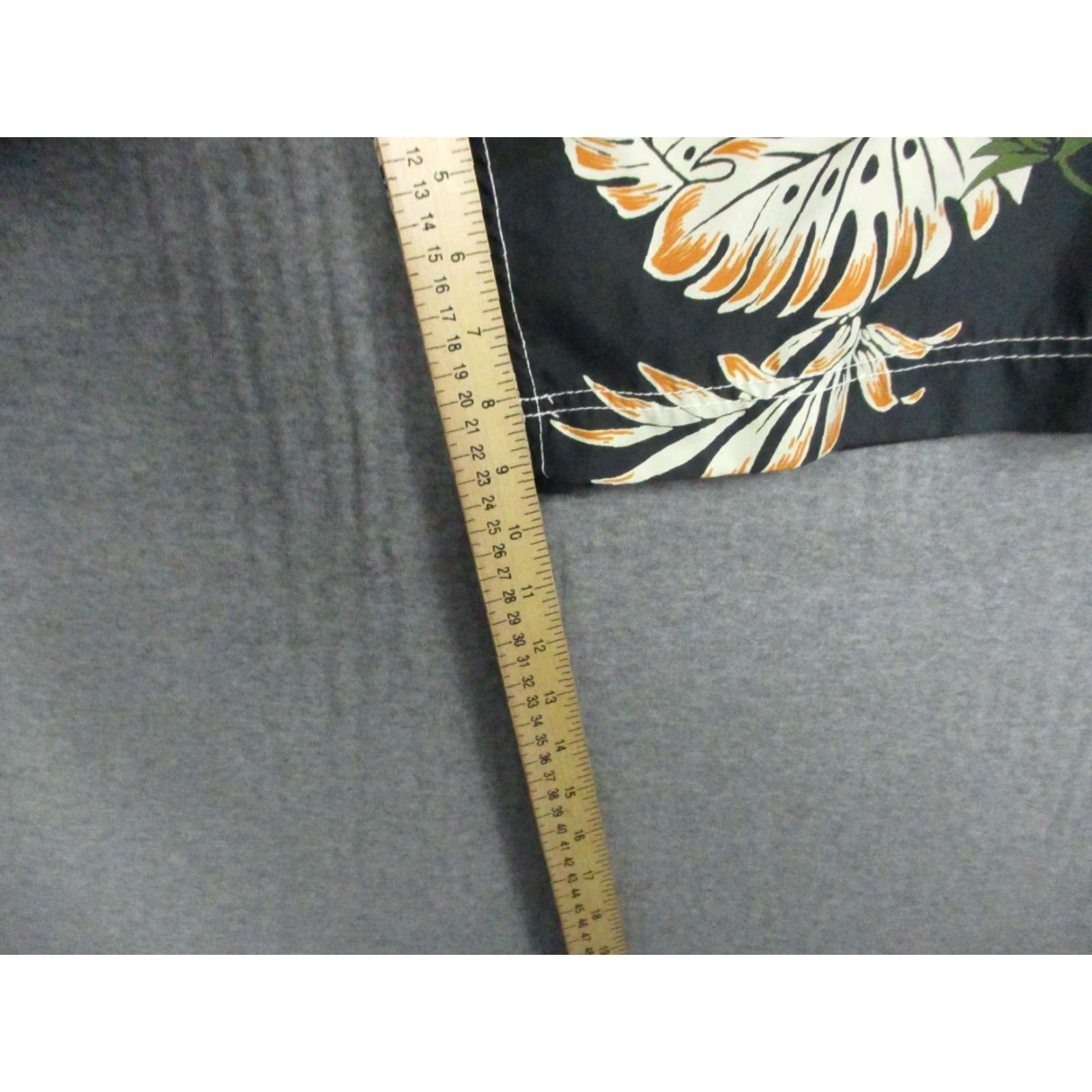 American Eagle Outfitters American Eagle Outfitters Board Shorts Men 30 Hawaiian Floral Black Drawstring Size US 30 / EU 46 - 7 Thumbnail