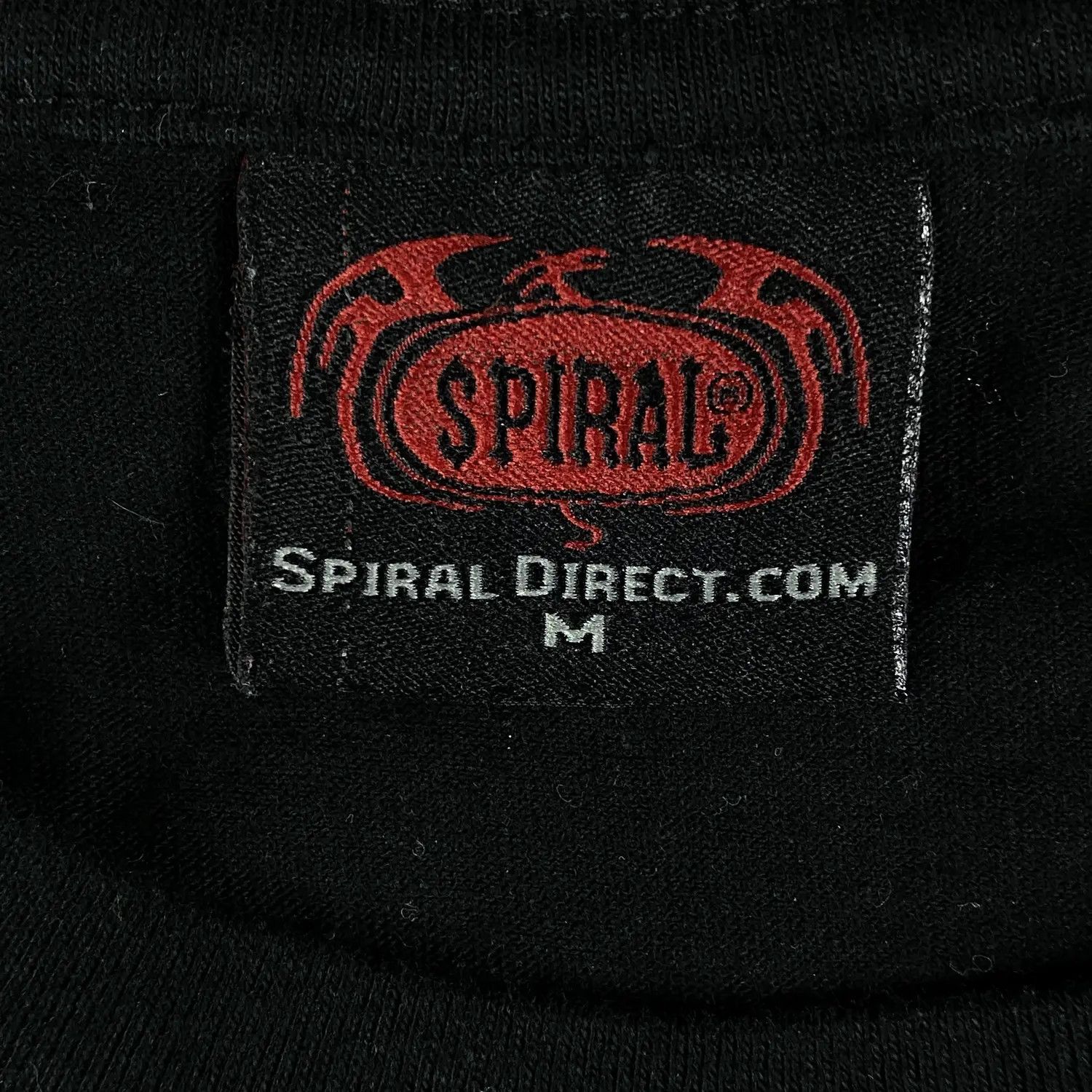 Band Tees Mens T-Shirt Spiral Skeleton Vintage Size M Size US M / EU 48-50 / 2 - 5 Thumbnail