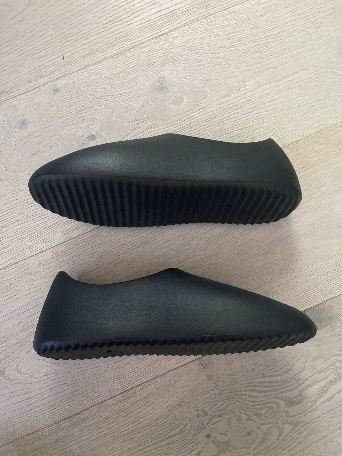 Yeezy SIZE 16 RARE SIZE YEEZY SL01 Size US 15 / EU 48 - 2 Thumbnail